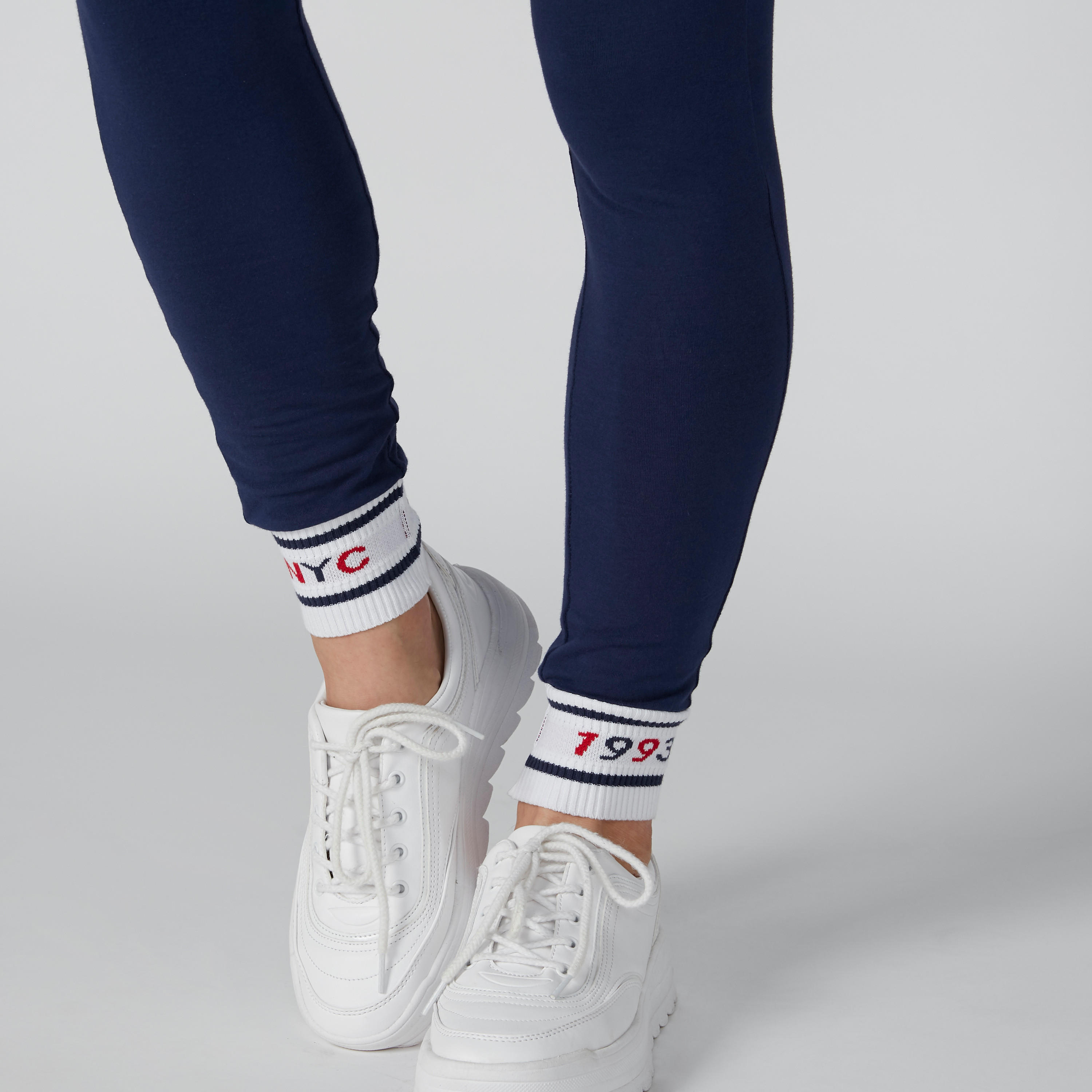 بنطال رياضي بخصر مطاطي وأساور مطّاطية بطبعات-women-clothing-bottoms-joggers-image-13