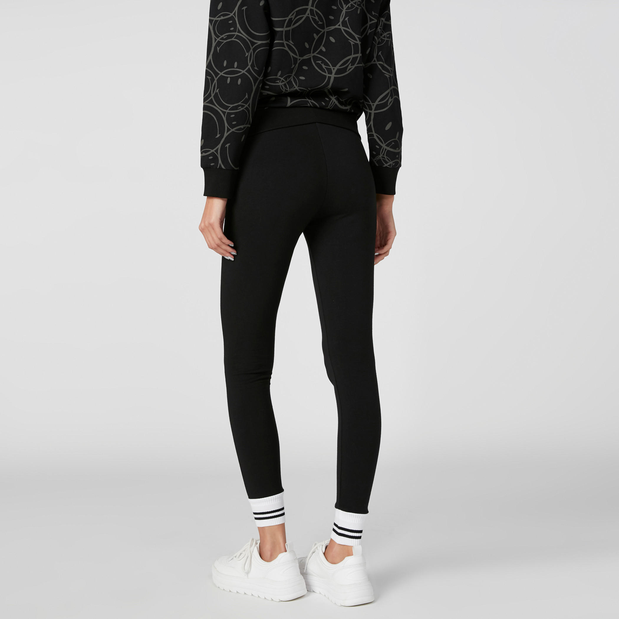 بنطال رياضي بخصر مطاطي وأساور مطّاطية بطبعات-women-clothing-bottoms-joggers-image-6
