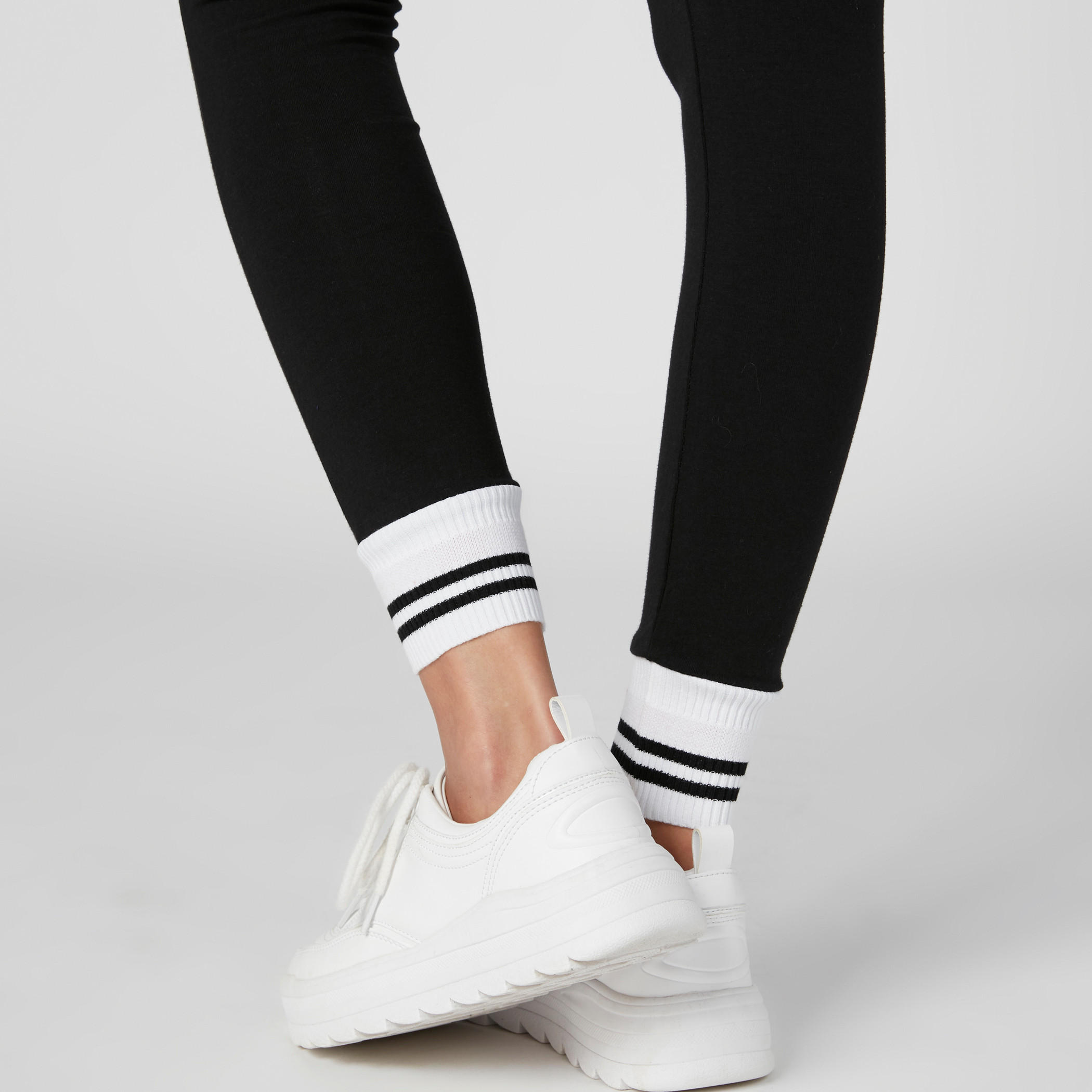 بنطال رياضي بخصر مطاطي وأساور مطّاطية بطبعات-women-clothing-bottoms-joggers-image-8