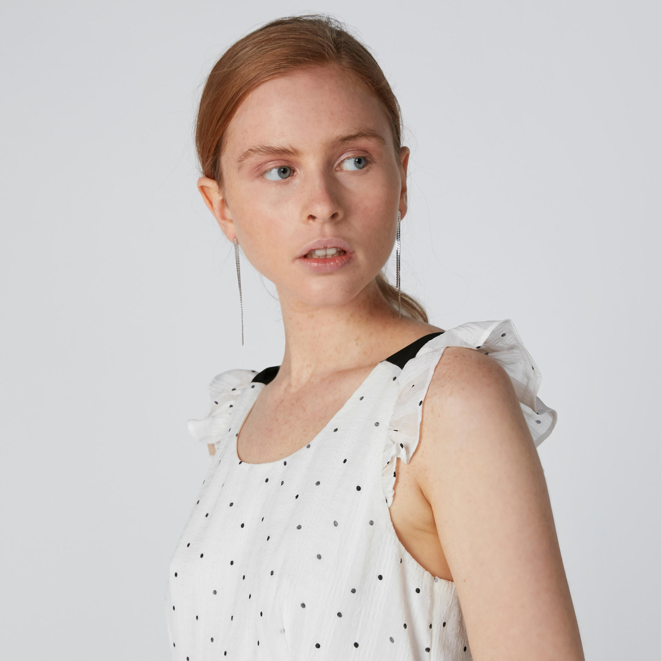 فستان متوسط الطول دون أكمام بتفاصيل كشكش وطبعات-women-clothing-dresses-image-2