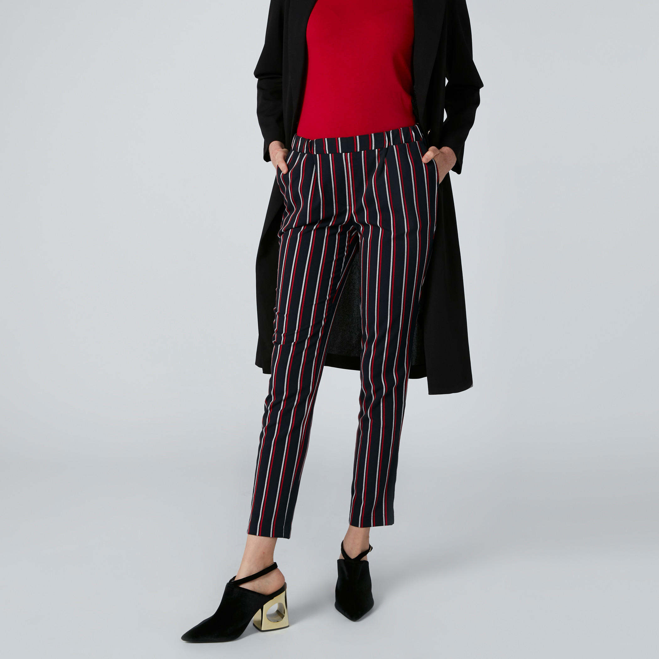 بنطال مقلّم بخصر مطّاطي متوسط الارتفاع وجيوب-women-clothing-bottoms-trousers-image-1
