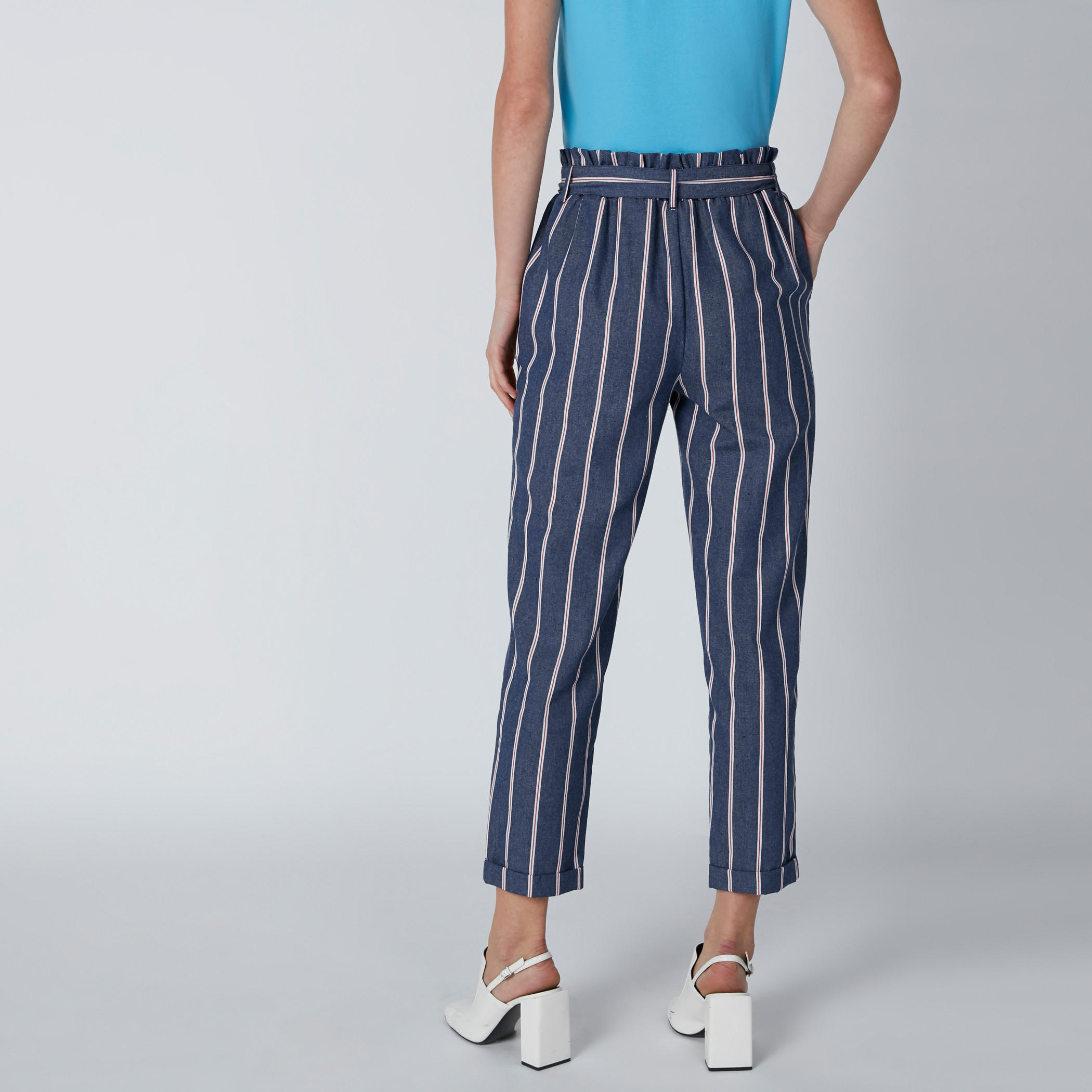 بنطال مقلّم قصير بجيوب-women-clothing-bottoms-trousers-image-2