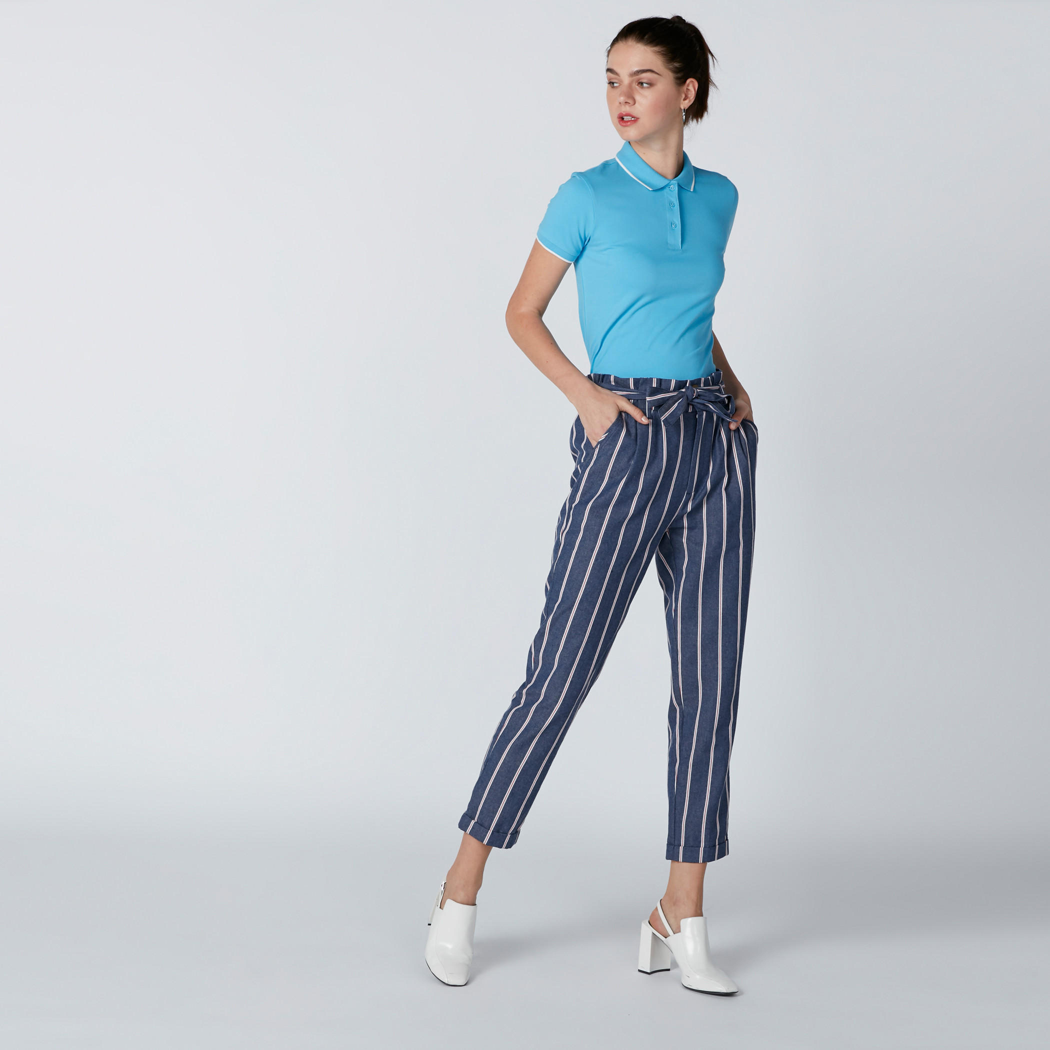 بنطال مقلّم قصير بجيوب-women-clothing-bottoms-trousers-image-3