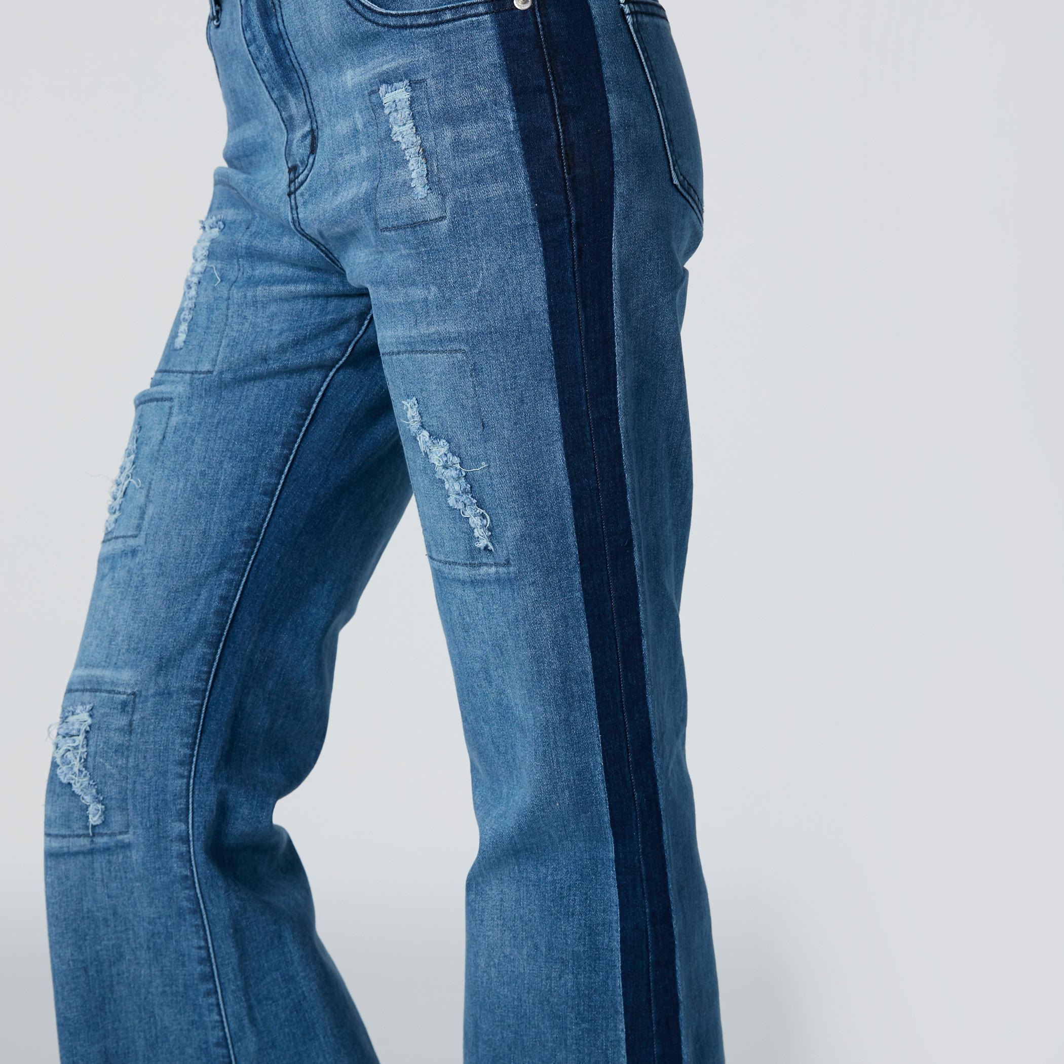 بنطلون جينز ممزّق بخصر متوسّط الإرتفاع وتفاصيل جيوب-women-clothing-bottoms-jeans-image-4