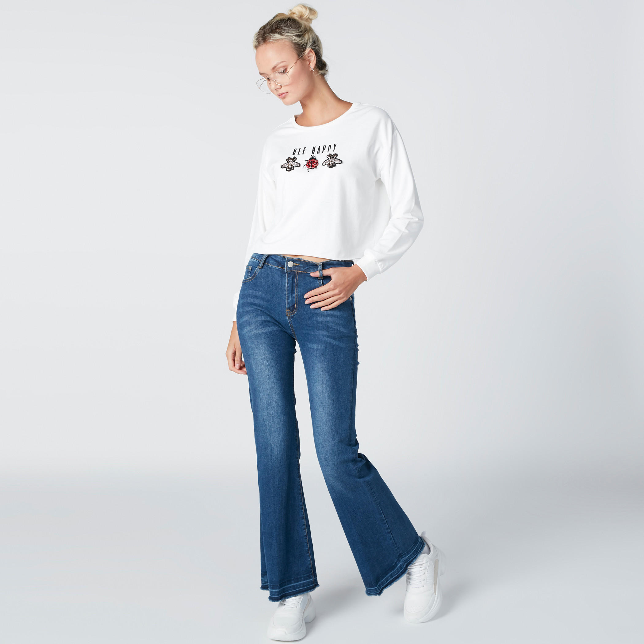 بنطلون جينز واسع بخصر متوسط الارتفاع وتفاصيل جيوب-women-clothing-bottoms-jeans-image-1