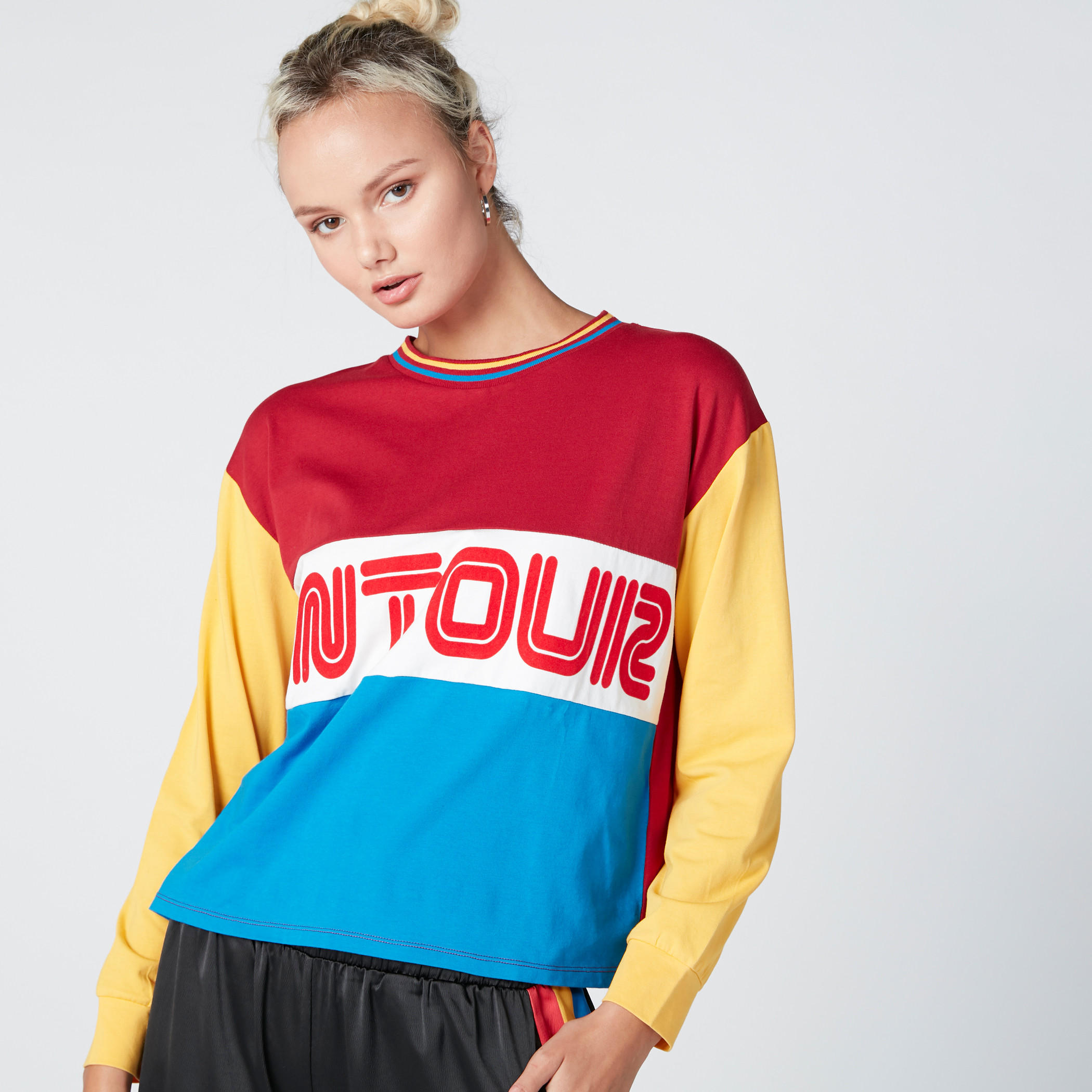 بلوزة قصيرة بأكمام طويلة ونقش مطبوع-women-clothing-tshirts-image-5