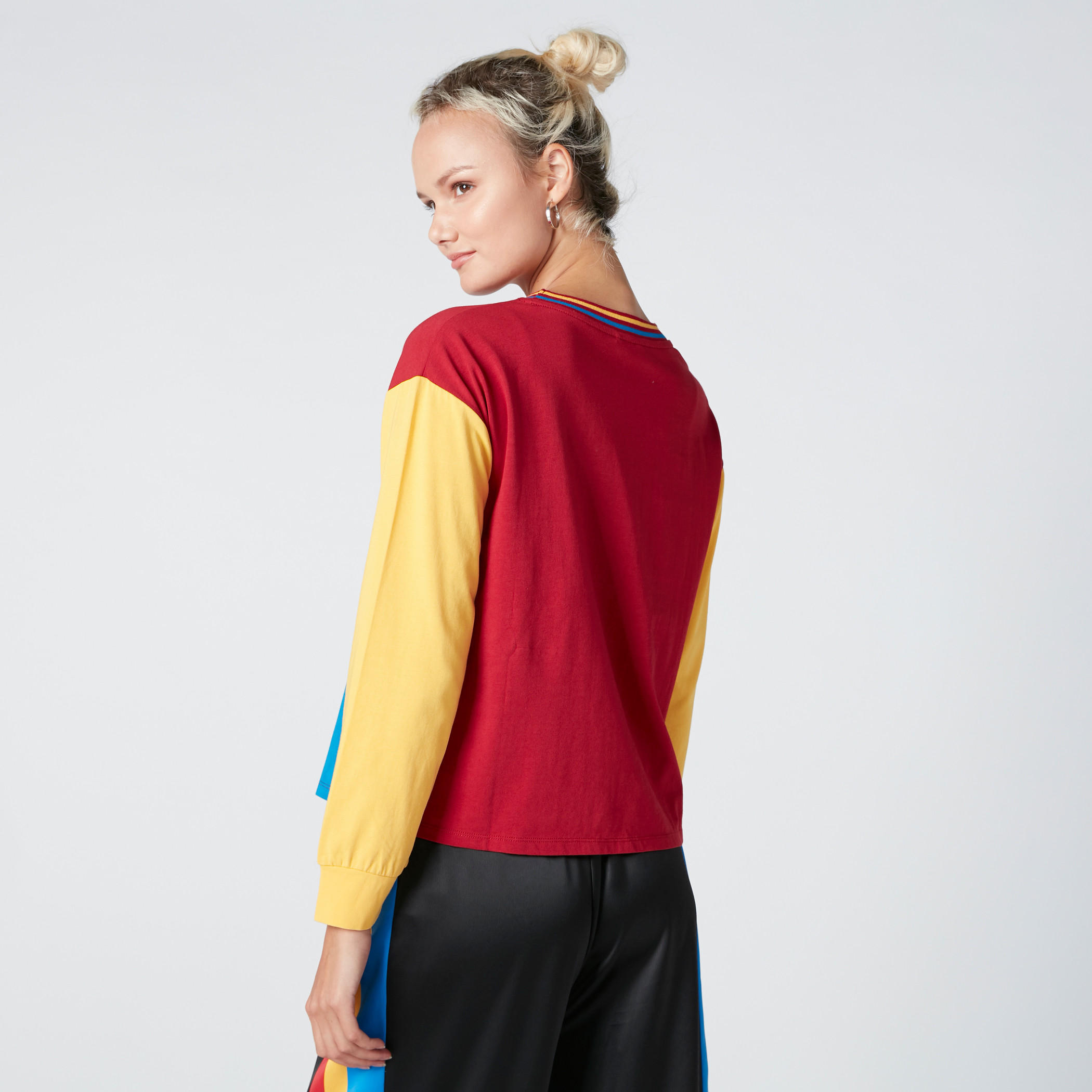 بلوزة قصيرة بأكمام طويلة ونقش مطبوع-women-clothing-tshirts-image-4