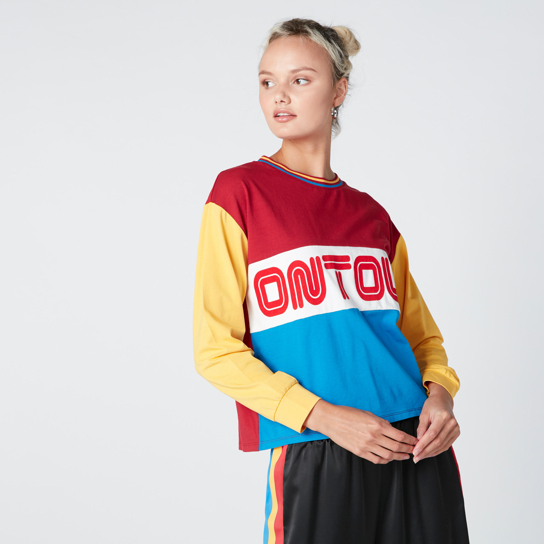 بلوزة قصيرة بأكمام طويلة ونقش مطبوع-women-clothing-tshirts-image-3