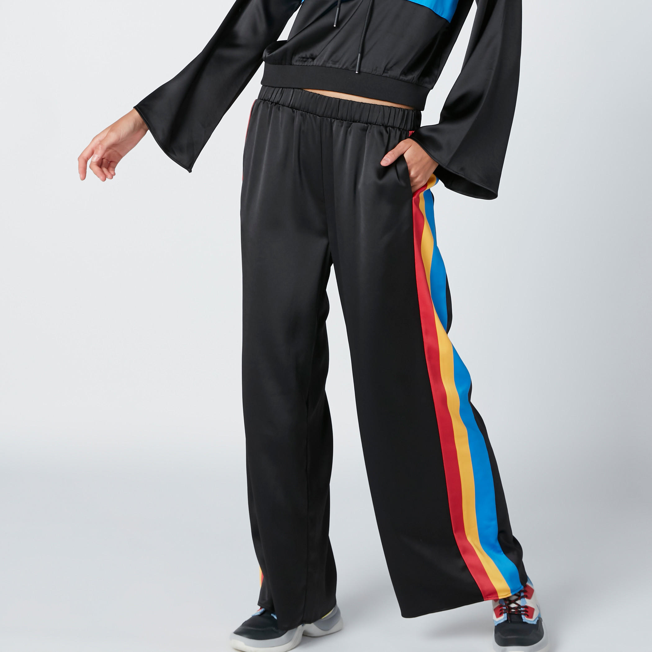 بنطال بالازو مقلّم بخصر مطّاطي وجيوب-women-clothing-bottoms-trousers-image-3