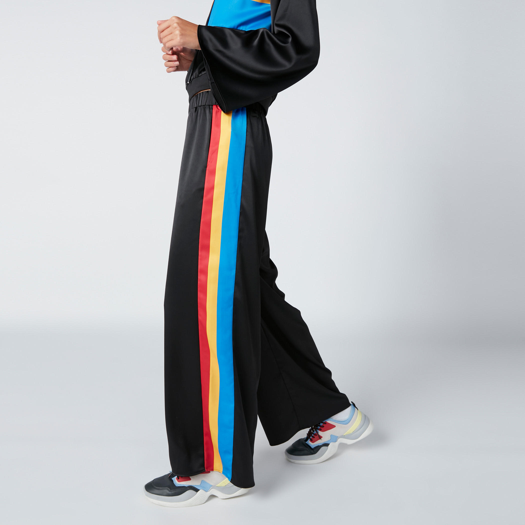 بنطال بالازو مقلّم بخصر مطّاطي وجيوب-women-clothing-bottoms-trousers-image-4