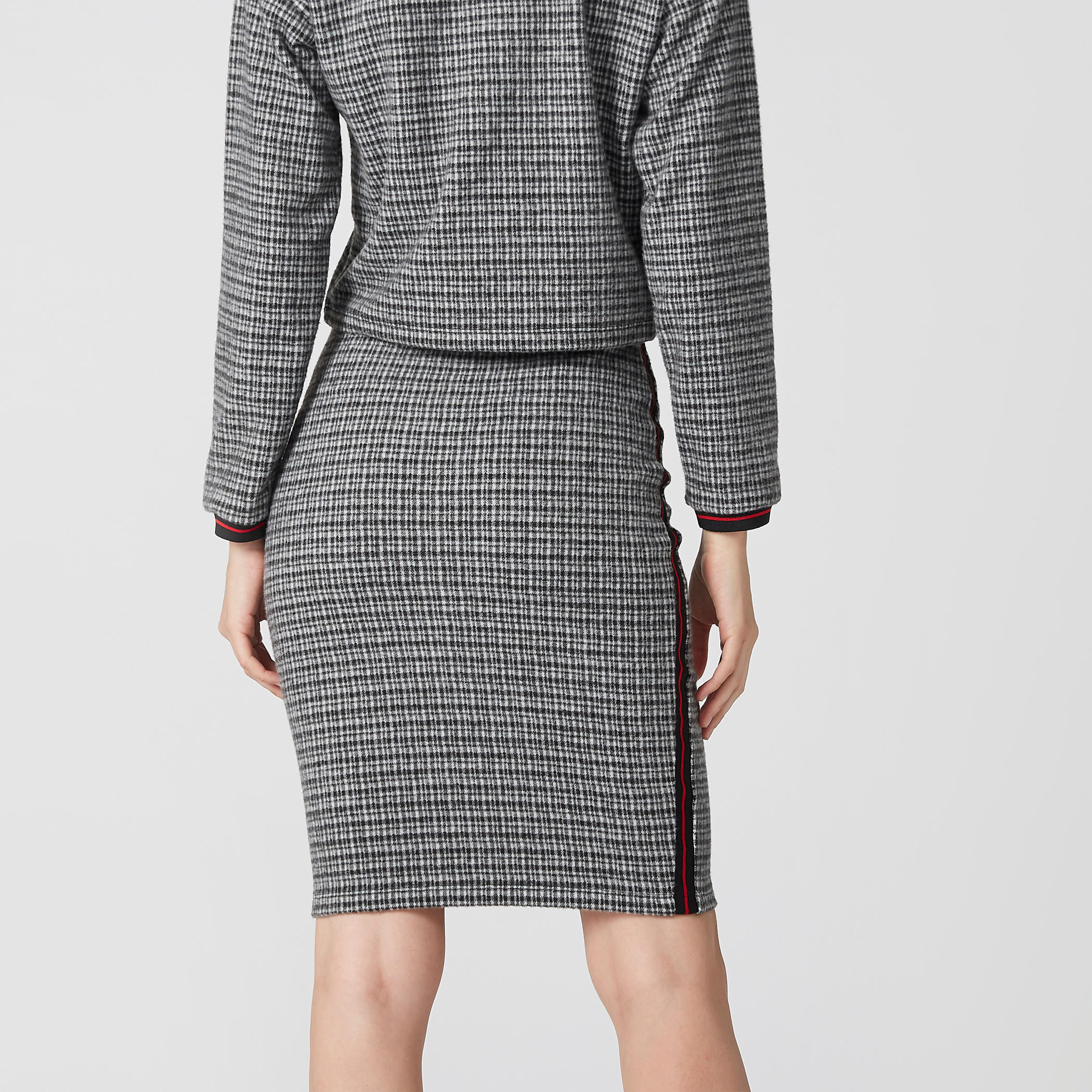 تنورة كاروهات ضيّقة بخصر مطّاطي-women-clothing-bottoms-skirts-image-4