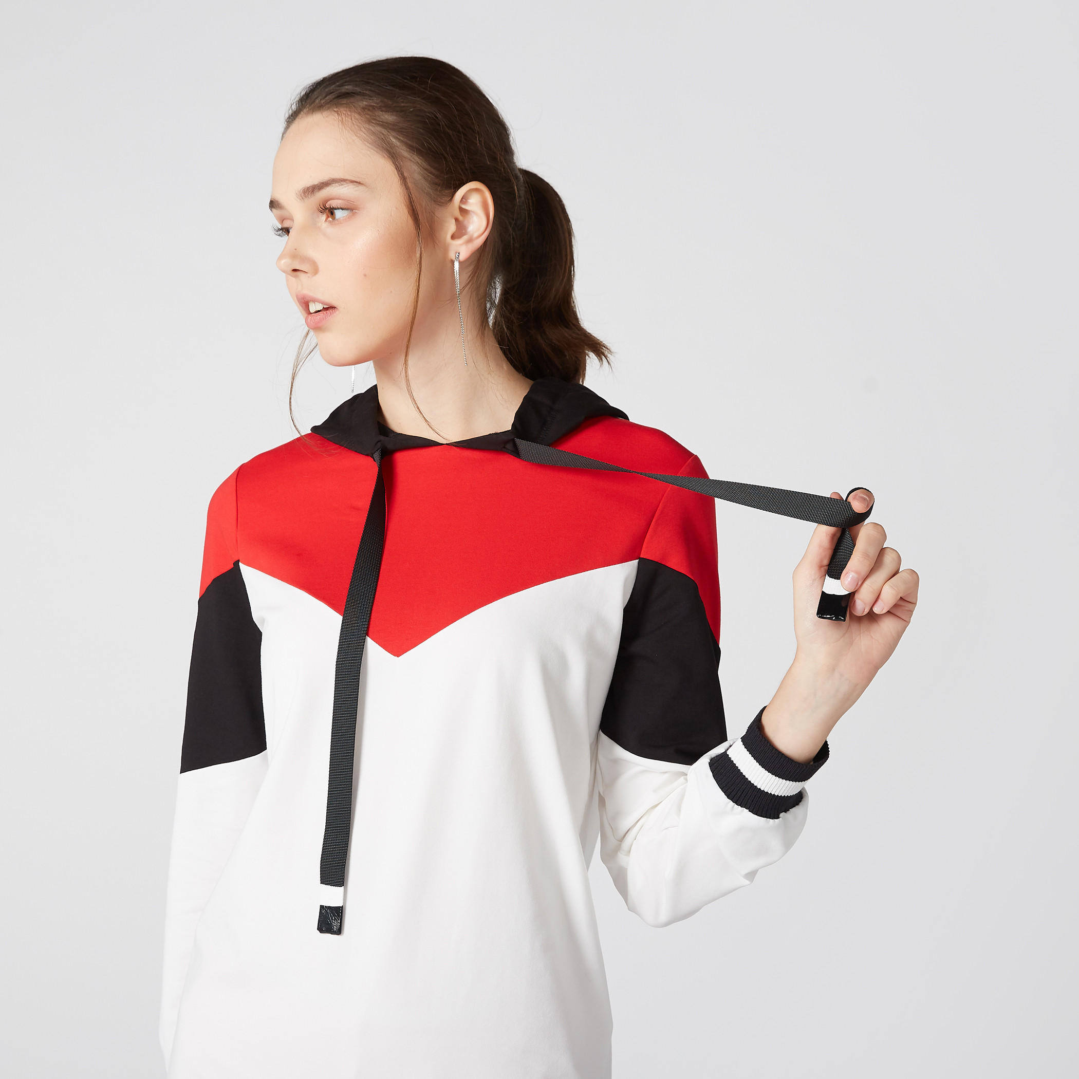 Long Sleeves Sweatshirt with Hood-women-winterwear-hoodiesandsweatshirts-sweatshirts-image-2