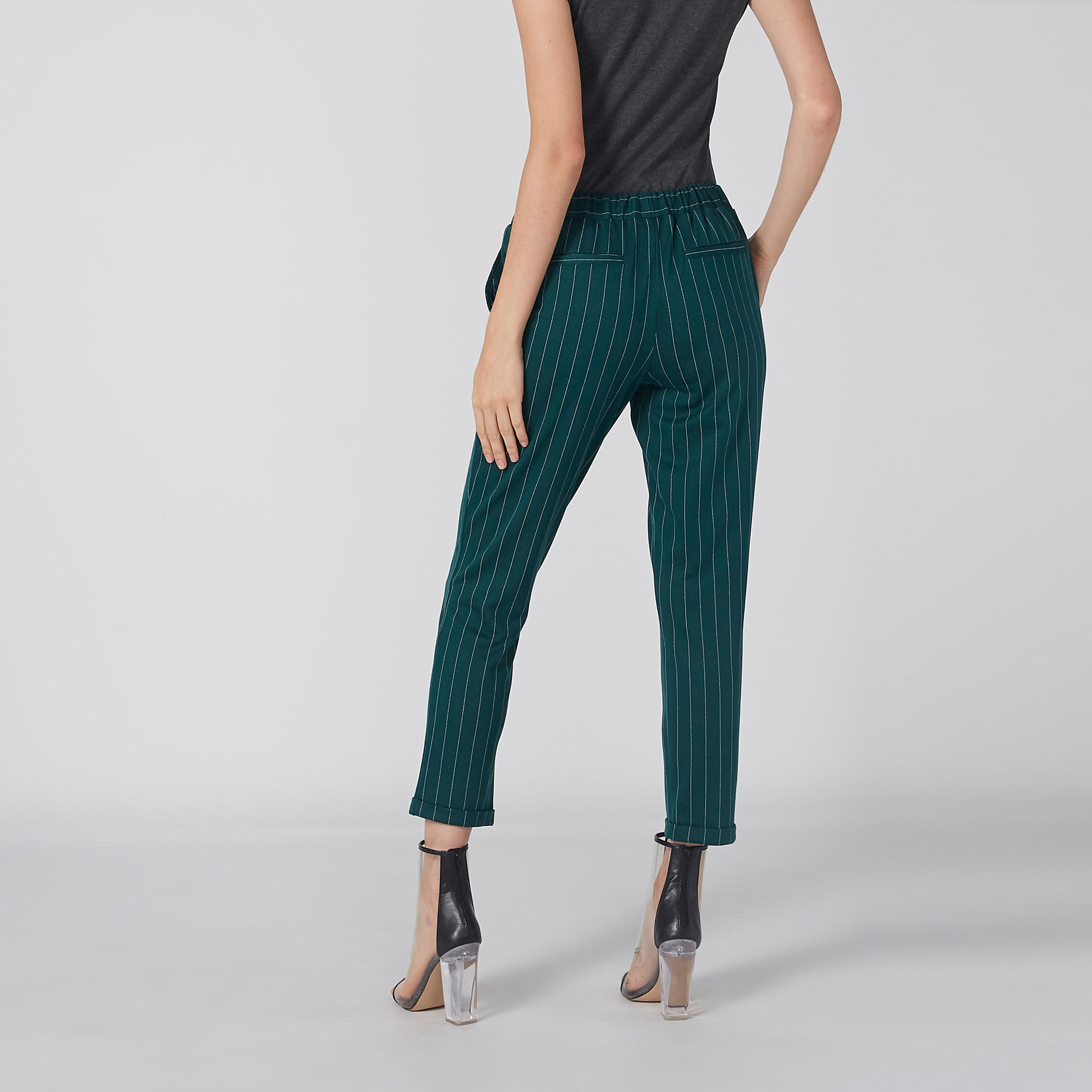 بنطال مقلم بخصر مطّاطي وجيوب-women-clothing-bottoms-trousers-image-5