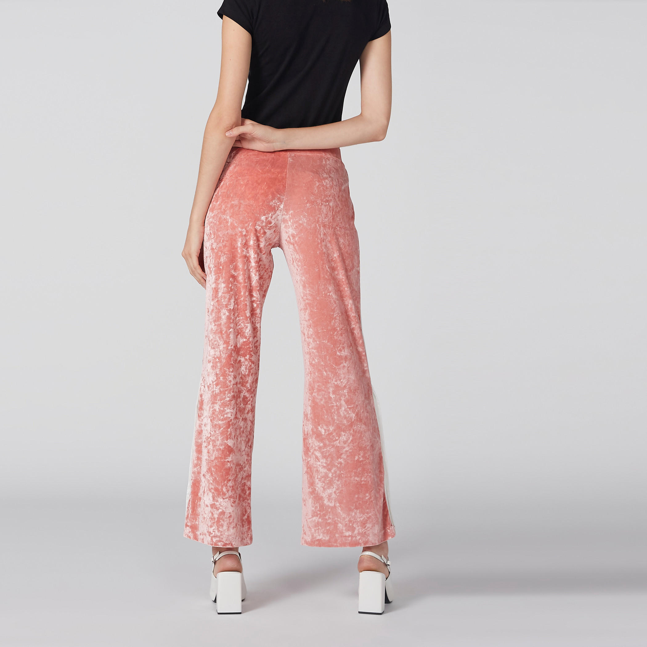 بنطال واسع بخصر مطّاطي وأزرار-women-clothing-bottoms-trousers-image-4