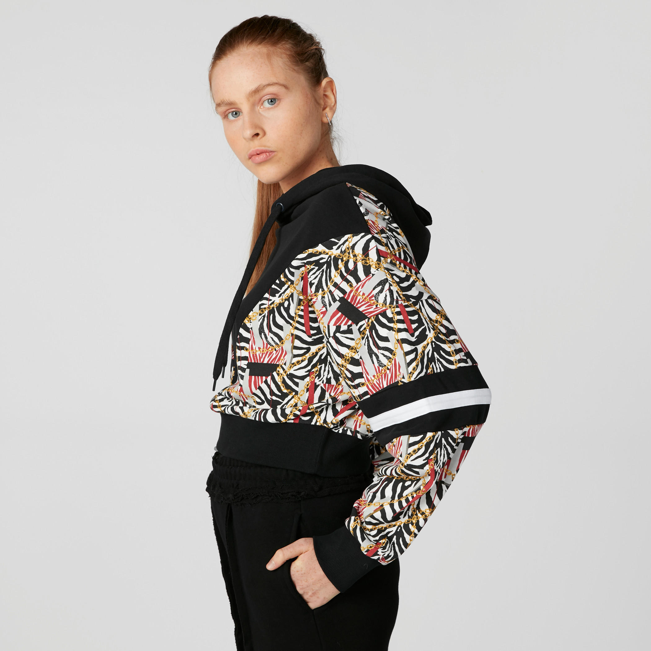 سويت شيرت بقبعة وأكمام طويلة وطبعات-women-winterwear-hoodiesandsweatshirts-hoodies-image-5