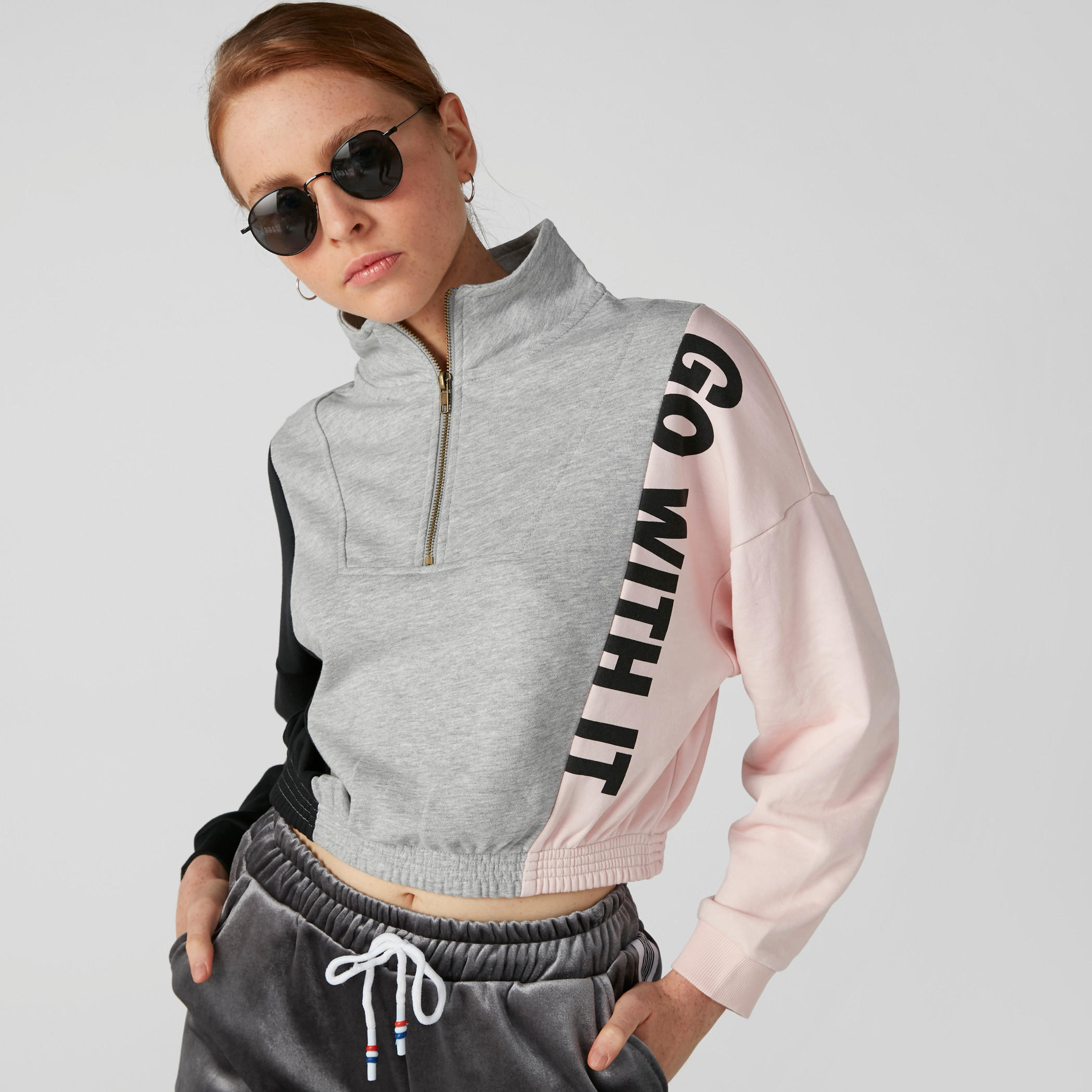 سويت شيرت بياقة عالية وطبعات-women-winterwear-hoodiesandsweatshirts-sweatshirts-image-1