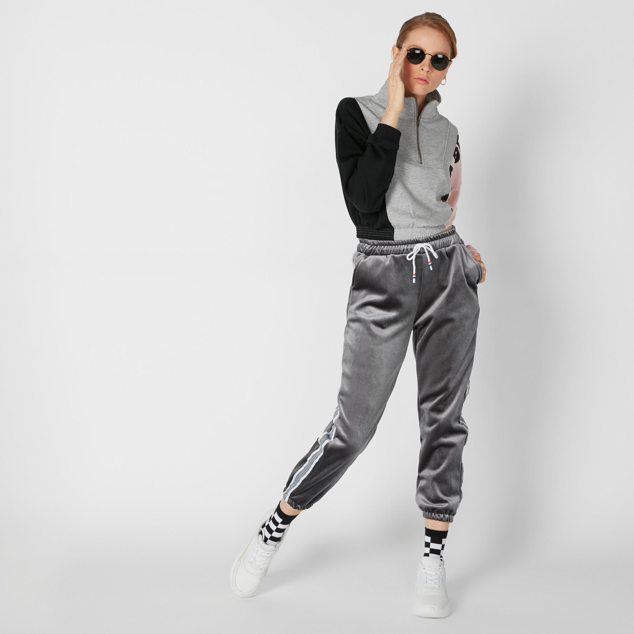 سويت شيرت بياقة عالية وطبعات-women-winterwear-hoodiesandsweatshirts-sweatshirts-image-3