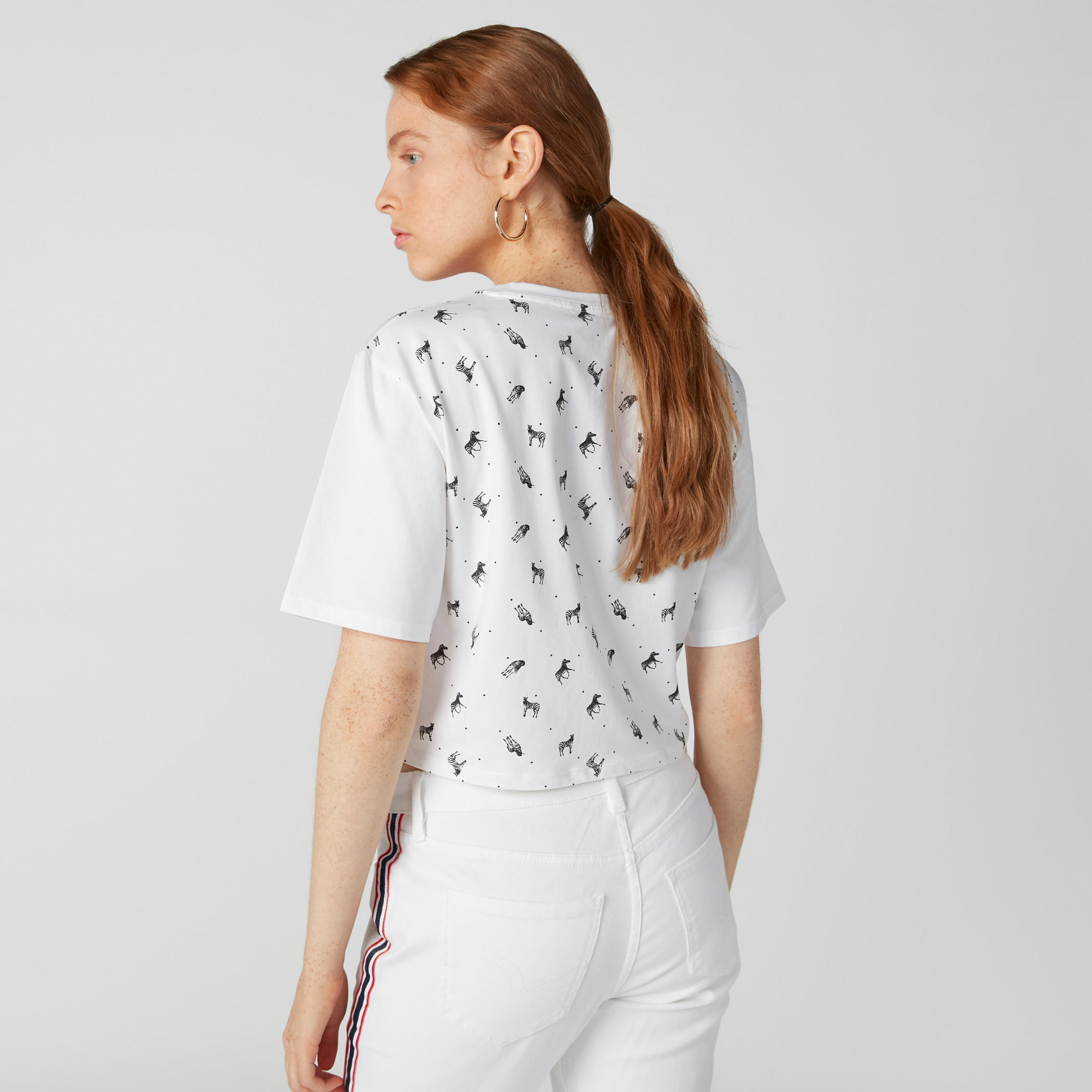 تيشيرت قصير بياقة مستديرة وأكمام قصيرة وطبعات-women-clothing-tshirts-image-2