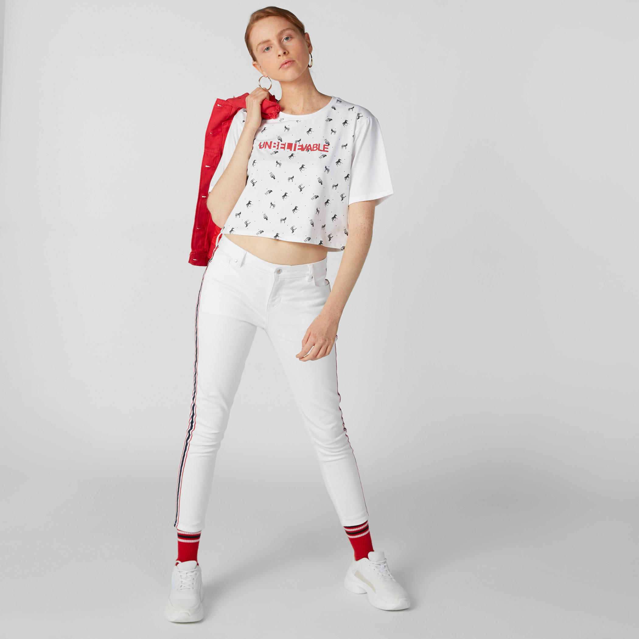 تيشيرت قصير بياقة مستديرة وأكمام قصيرة وطبعات-women-clothing-tshirts-image-3