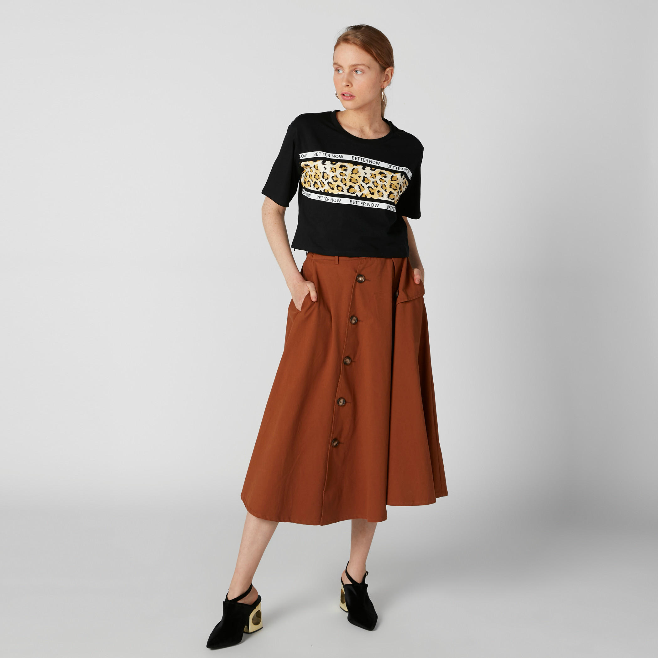 تيشيرت بياقة مستديرة وأكتاف منسدلة وطبعات-women-clothing-tshirts-image-1