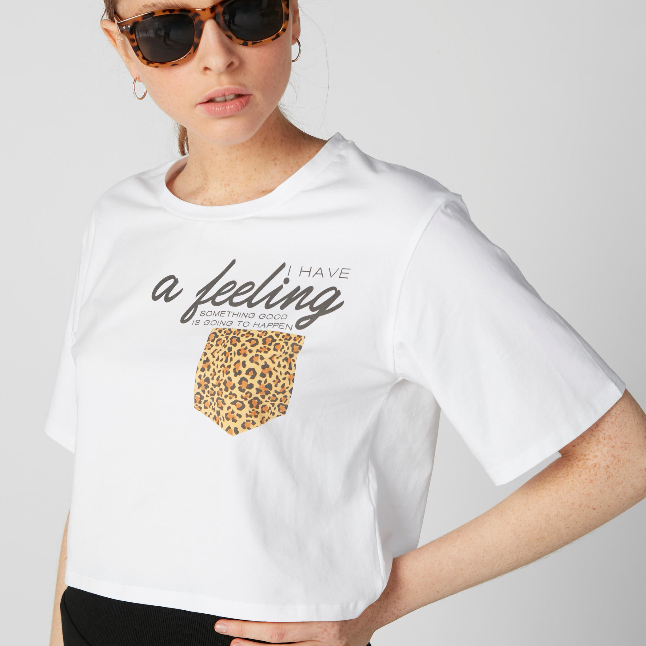 تيشيرت بياقة مستديرة وأكمام قصيرة وطبعات-women-clothing-tshirts-image-4