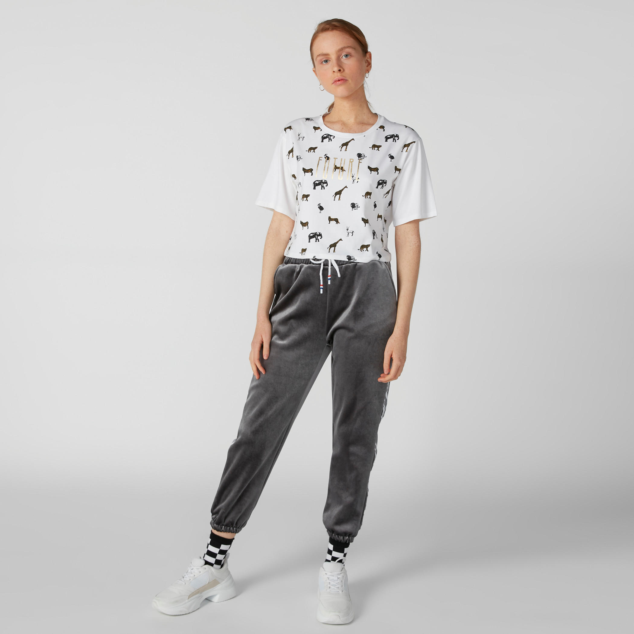 تيشيرت بياقة مستديرة وأكمام قصيرة وطبعات-women-clothing-tshirts-image-1