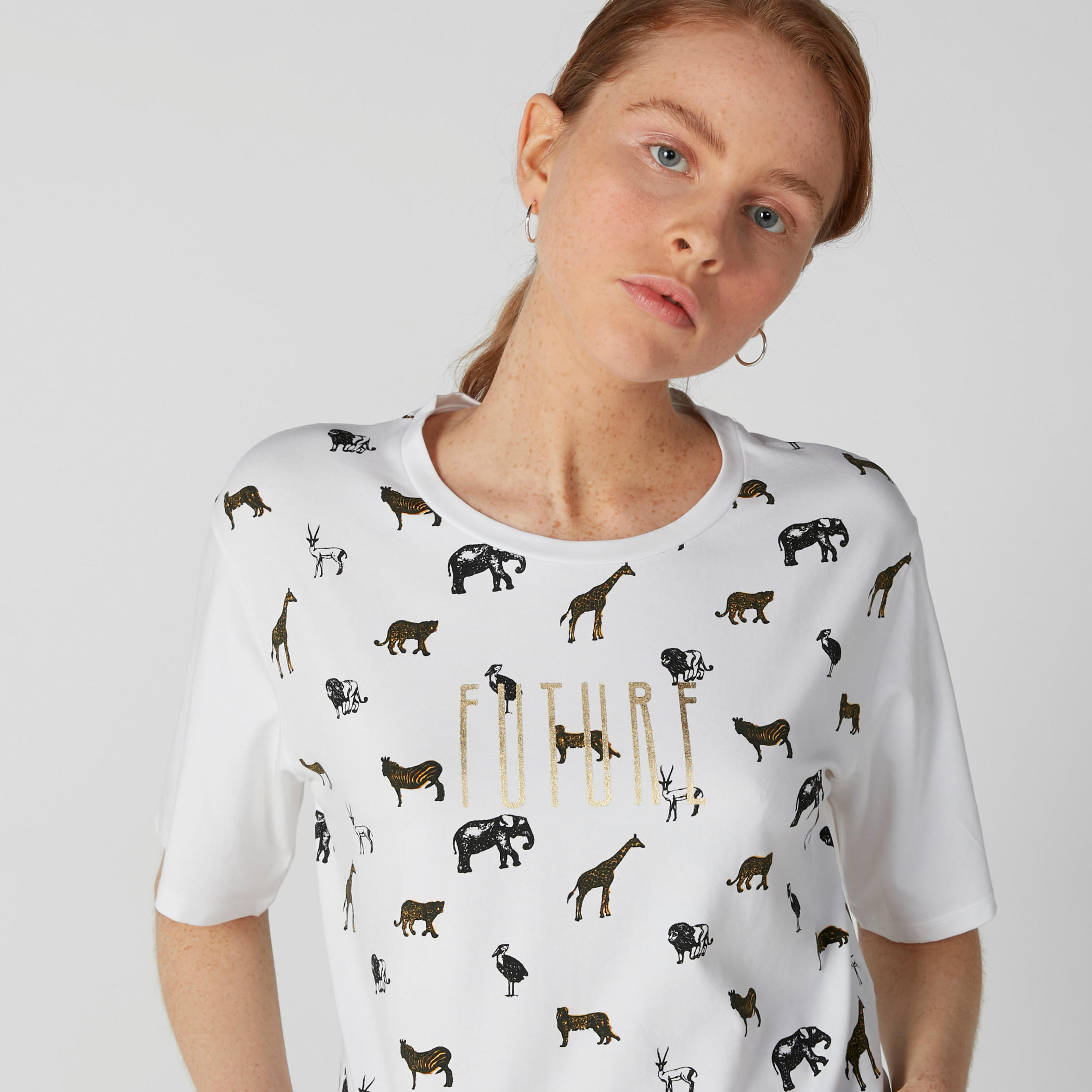 تيشيرت بياقة مستديرة وأكمام قصيرة وطبعات-women-clothing-tshirts-image-3