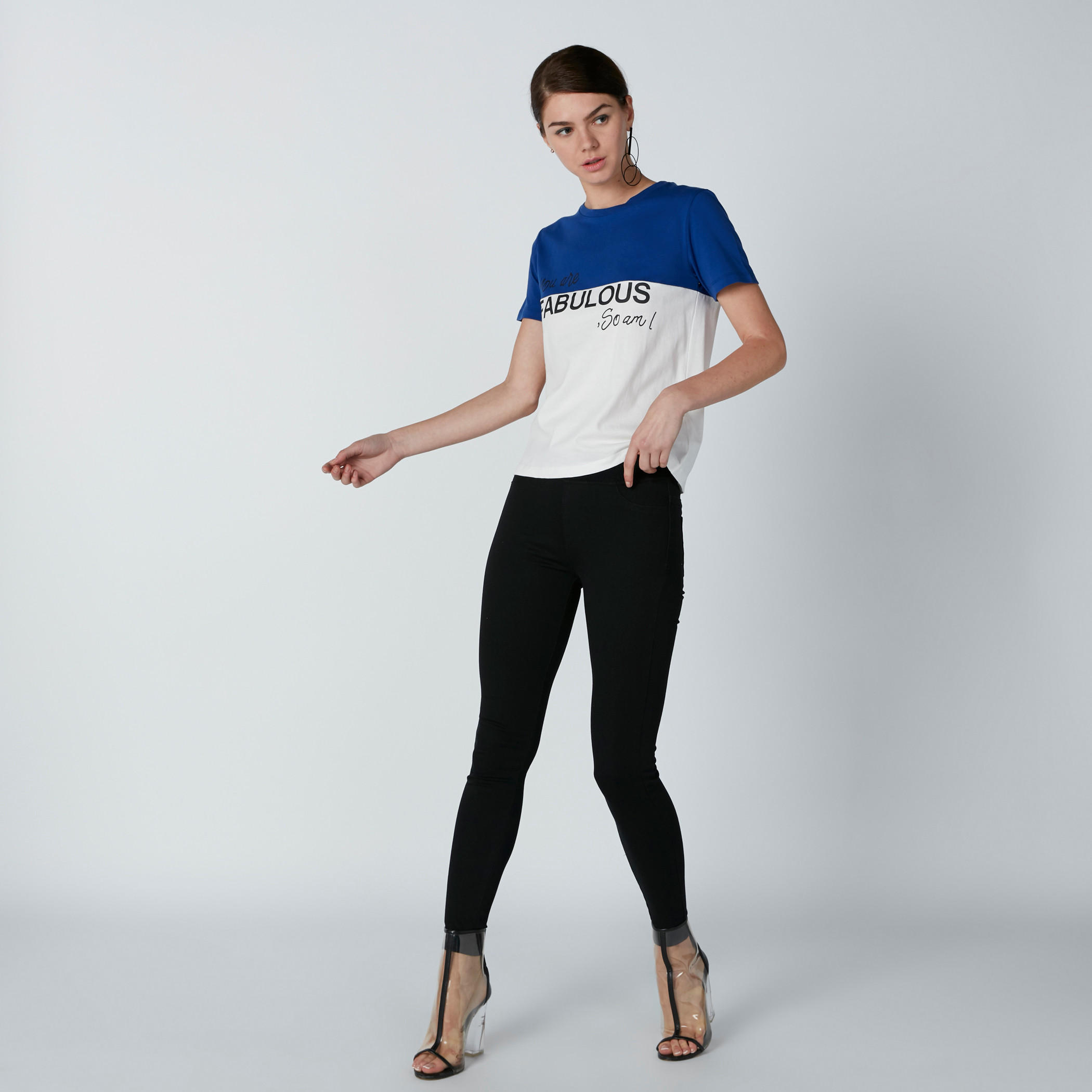 تيشيرت بياقة مستديرة وطبعات-women-clothing-tshirts-image-1