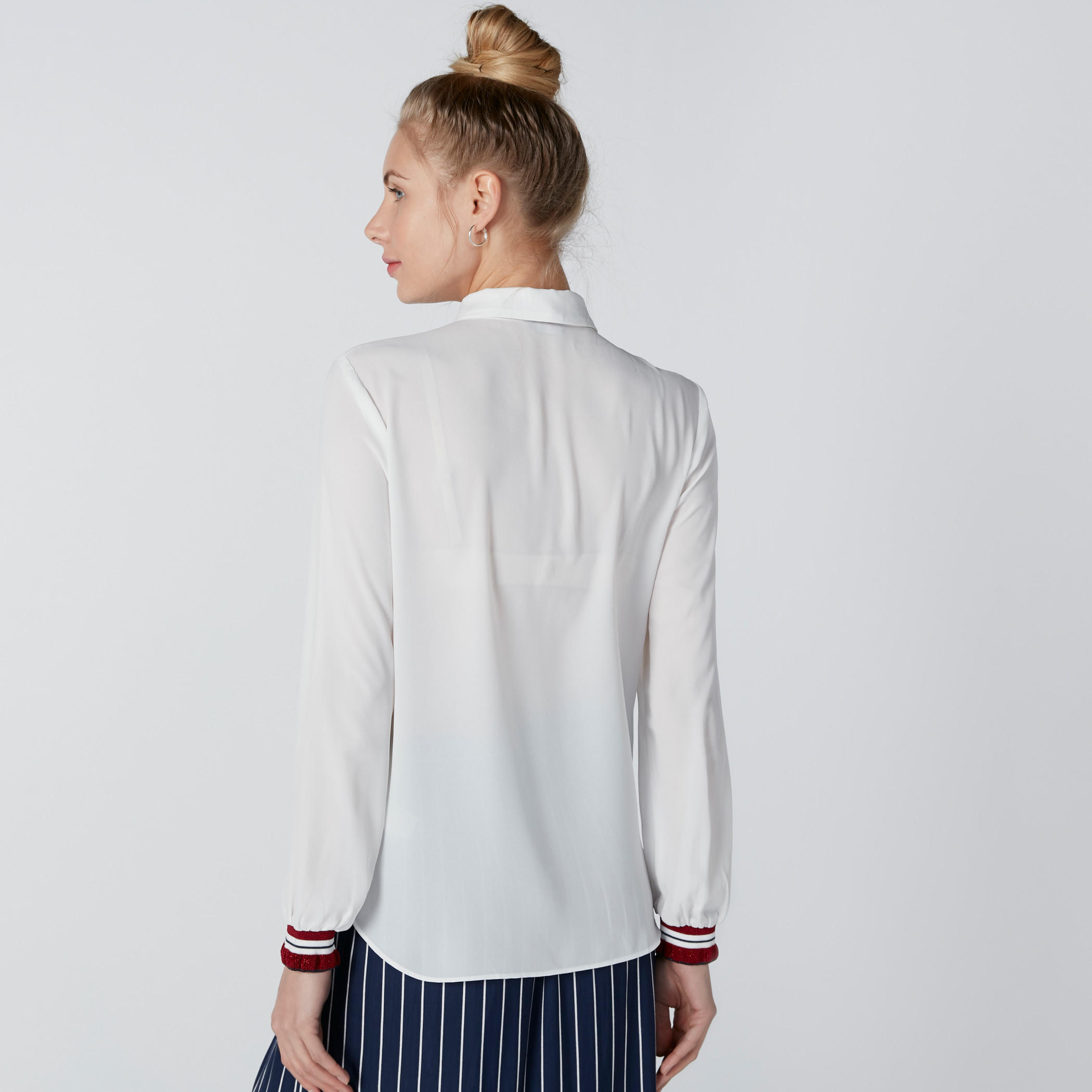 قميص بأكمام طويلة وفيونكة بطبعات-women-clothing-shirtsandblouses-shirts-image-2