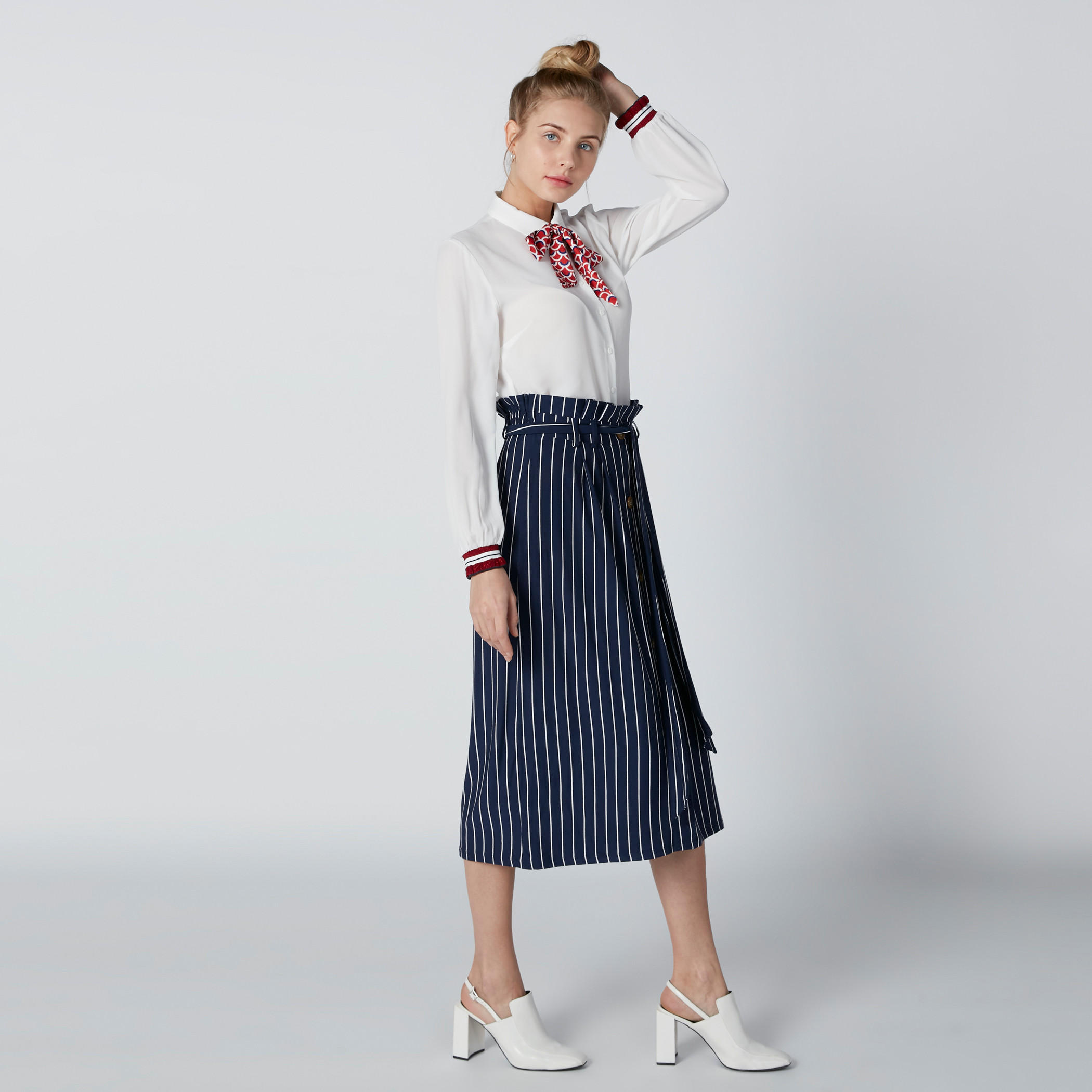 قميص بأكمام طويلة وفيونكة بطبعات-women-clothing-shirtsandblouses-shirts-image-3