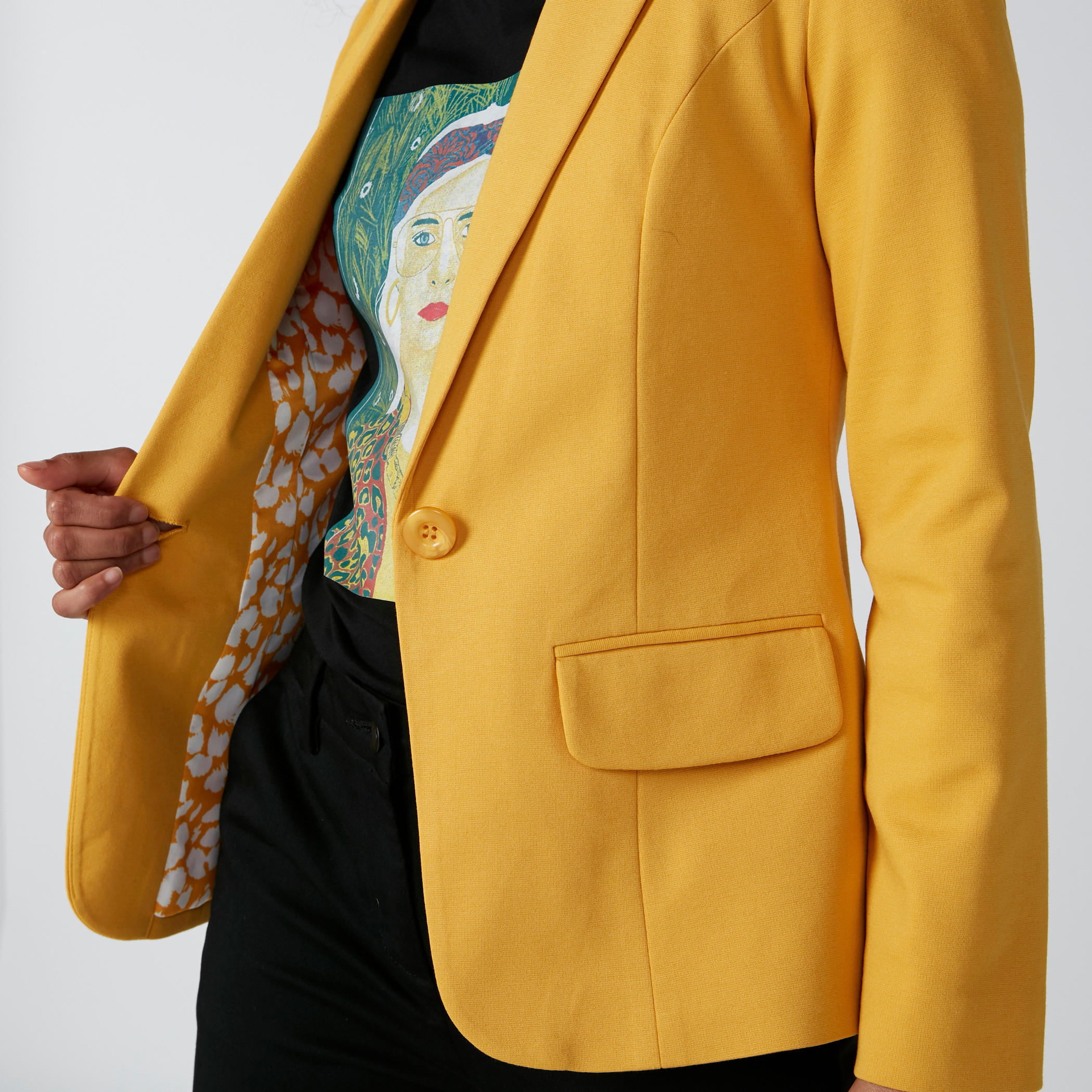 جاكيت بأكمام طويلة وجيوب-women-clothing-coatsandjackets-blazers-image-4