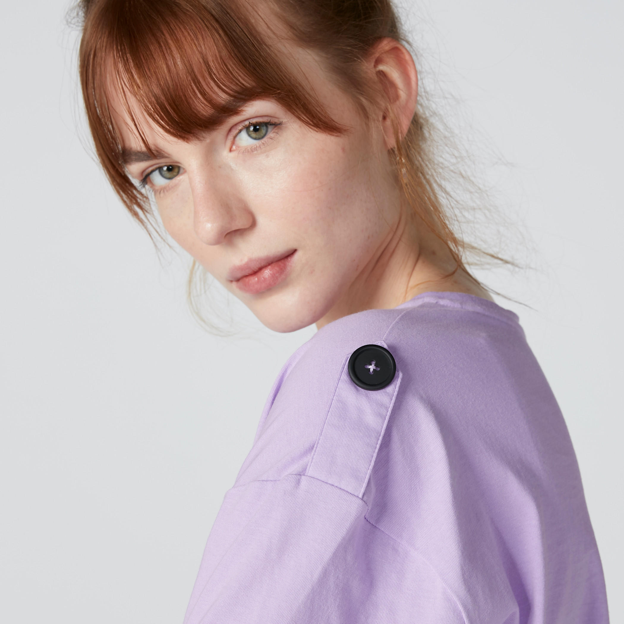 بلوزة قصيرة بأزرار وطبعات-women-clothing-tshirts-image-5