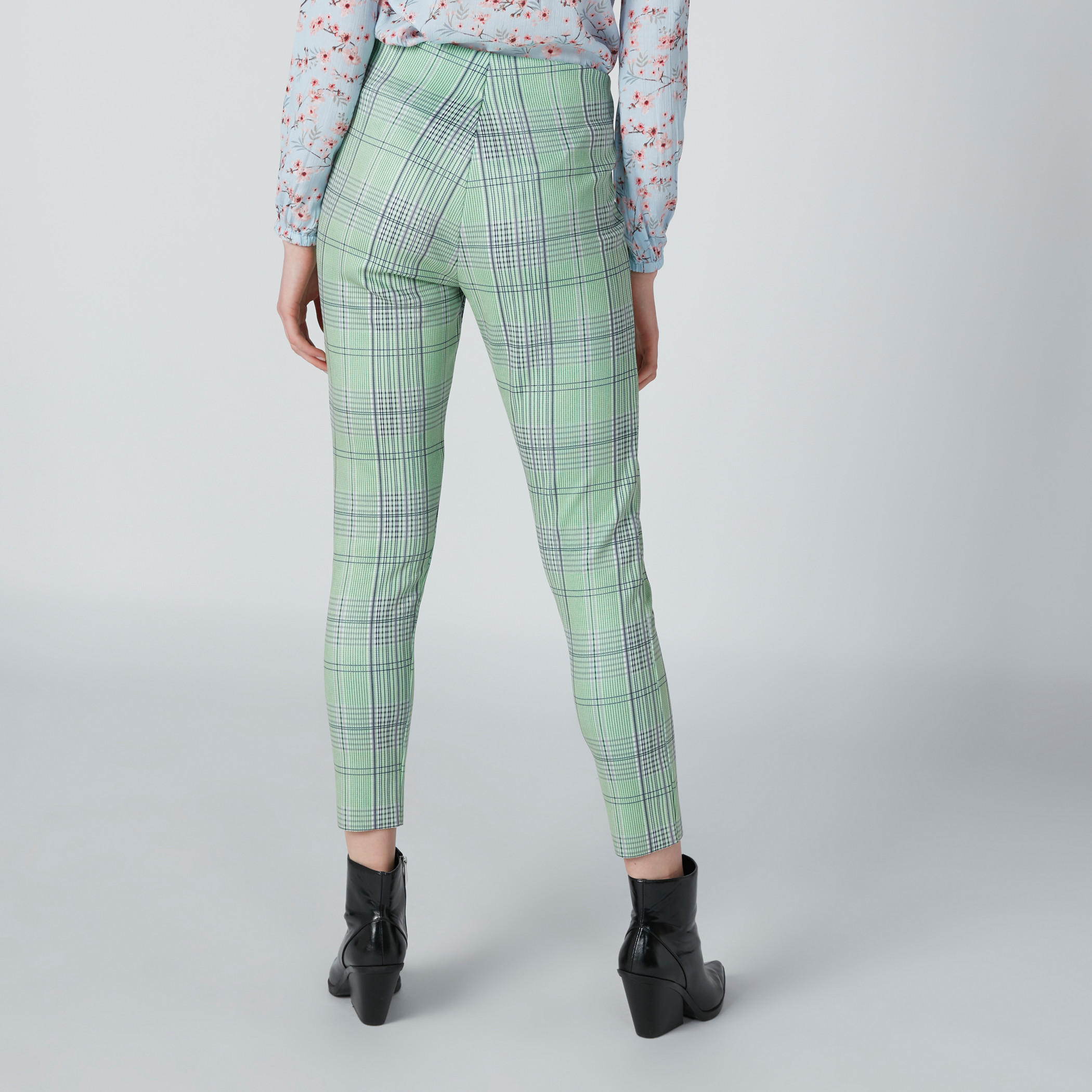بنطال كاروهات بحوّاف قصيرة-women-clothing-bottoms-leggings-image-2
