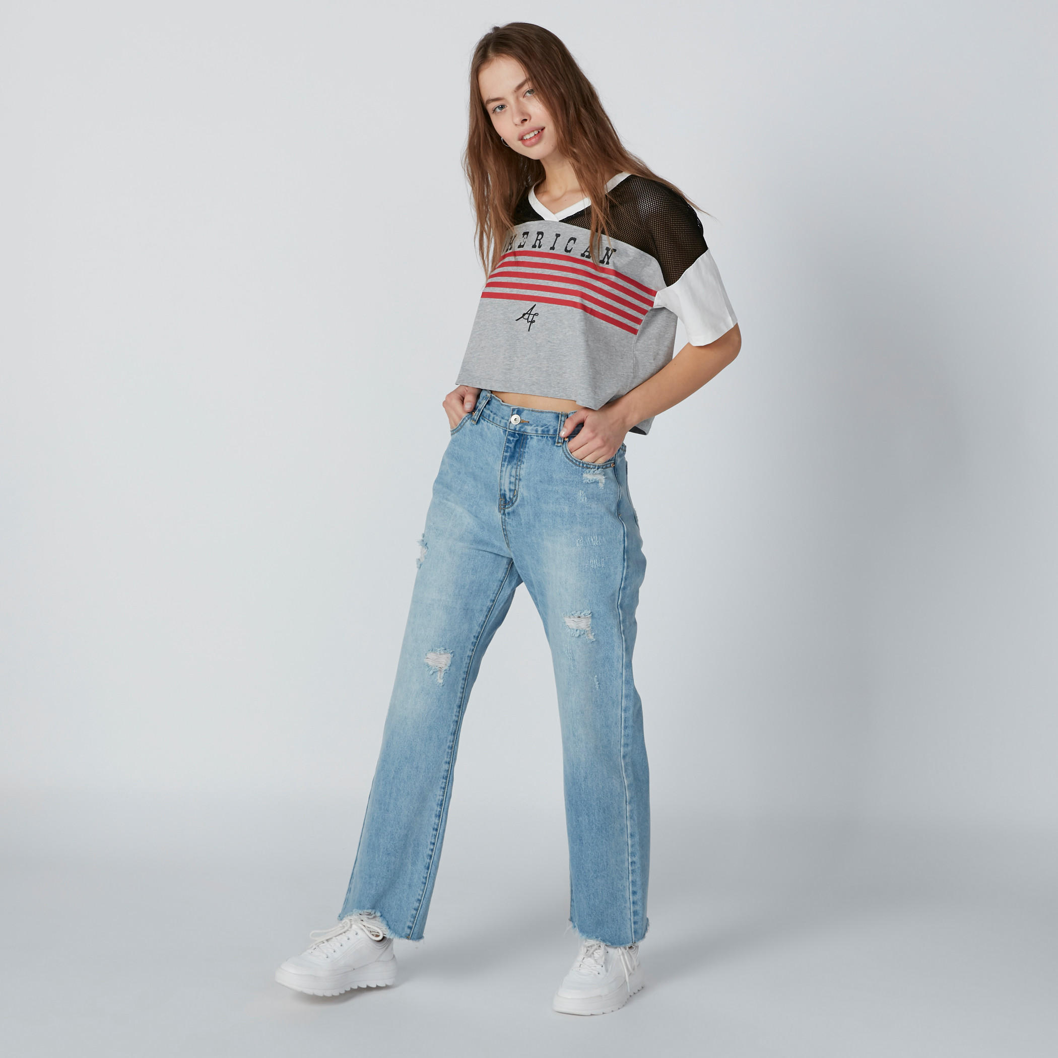بلوزة بياقة V وأكتاف منسدلة وطبعات-women-clothing-tshirts-image-3