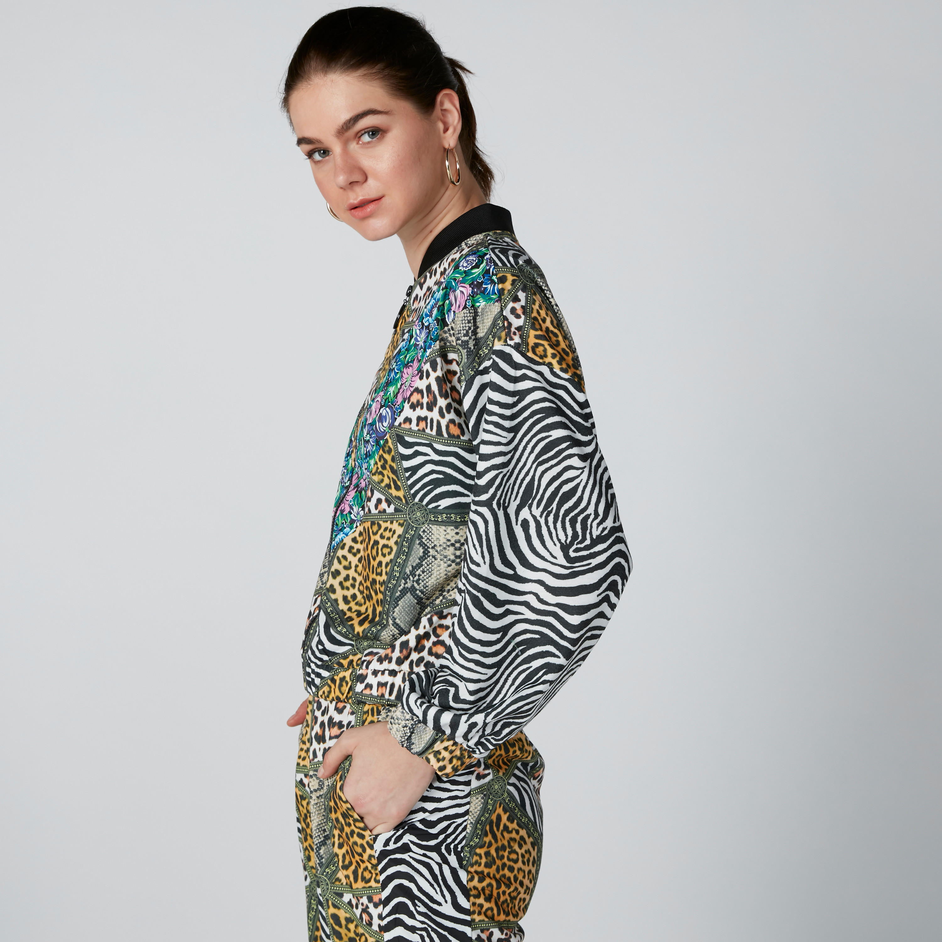 جاكيت بومبر بطبعات حيوانات وأكمام طويلة-women-winterwear-coatsandjackets-jackets-image-3