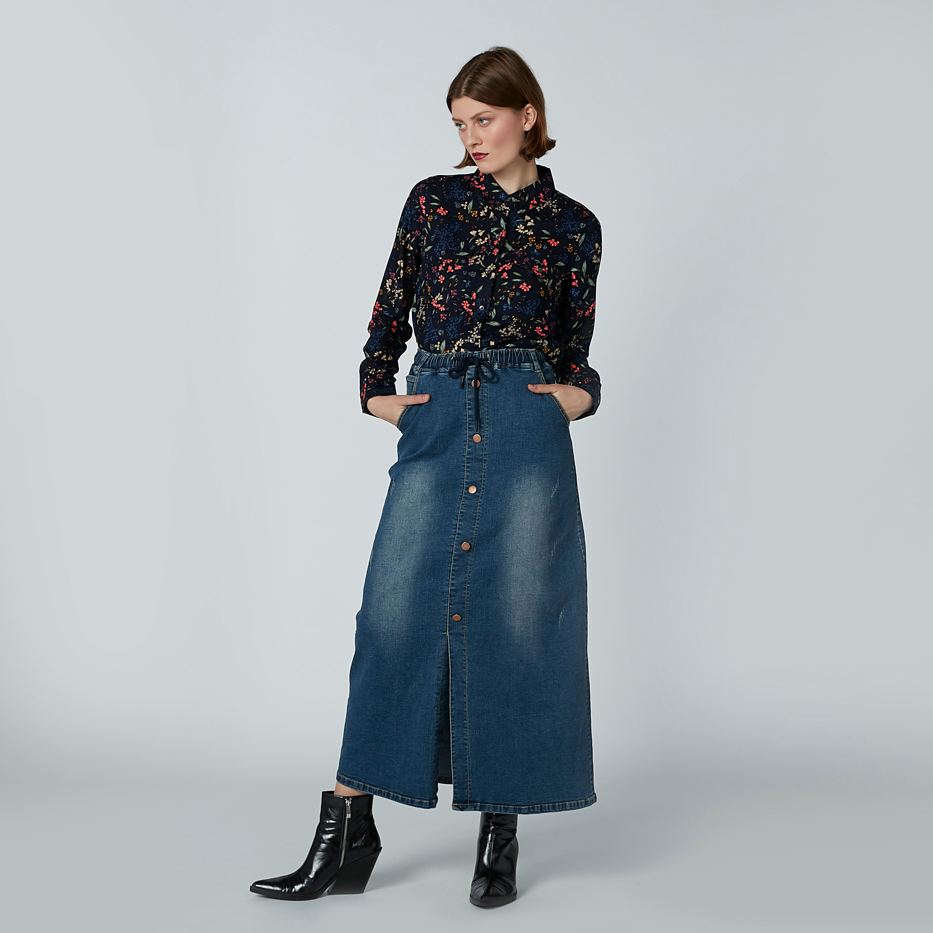 تنورة دينم سادة إيه لاين طويلة بجيوب-women-clothing-bottoms-skirts-image-3