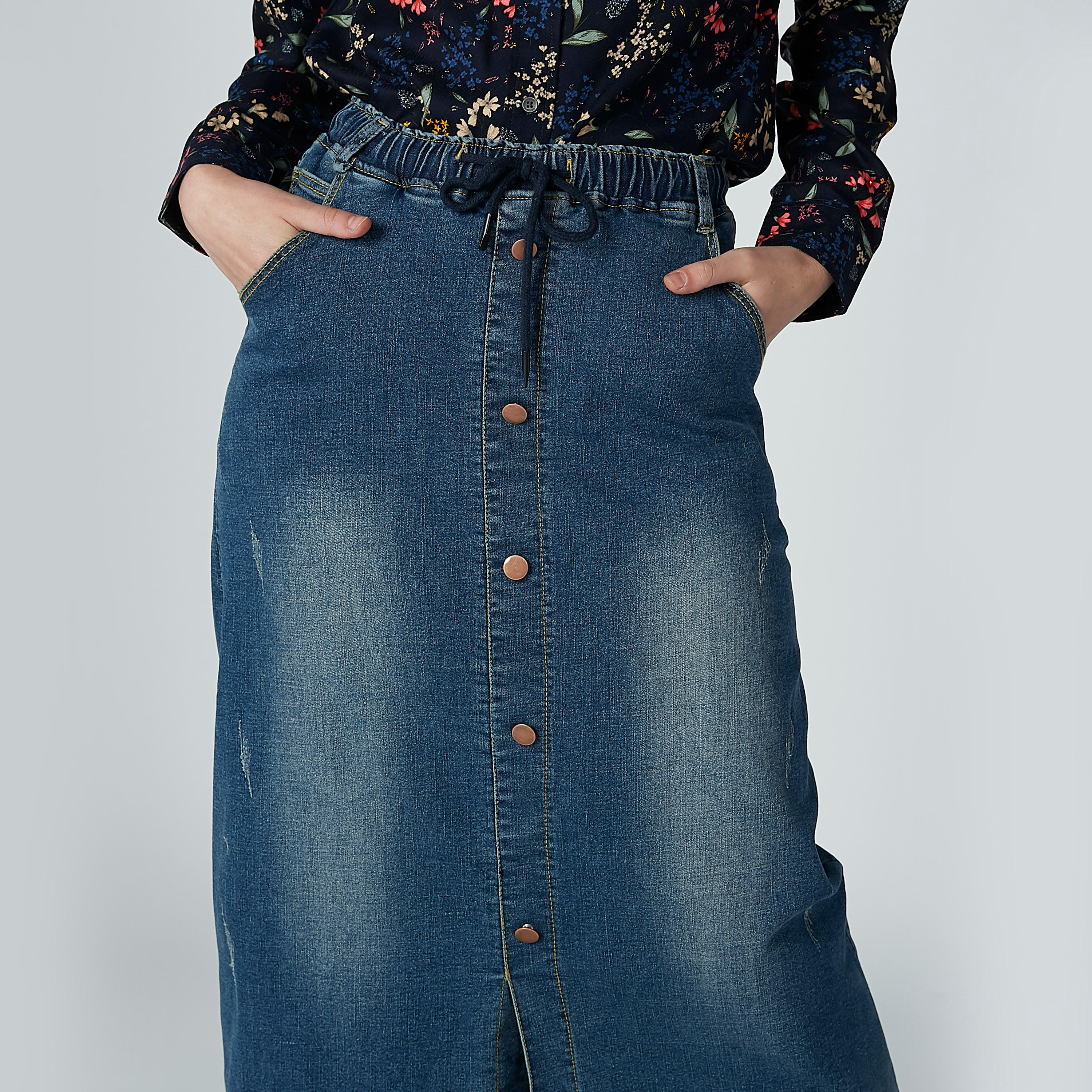 تنورة دينم سادة إيه لاين طويلة بجيوب-women-clothing-bottoms-skirts-image-6