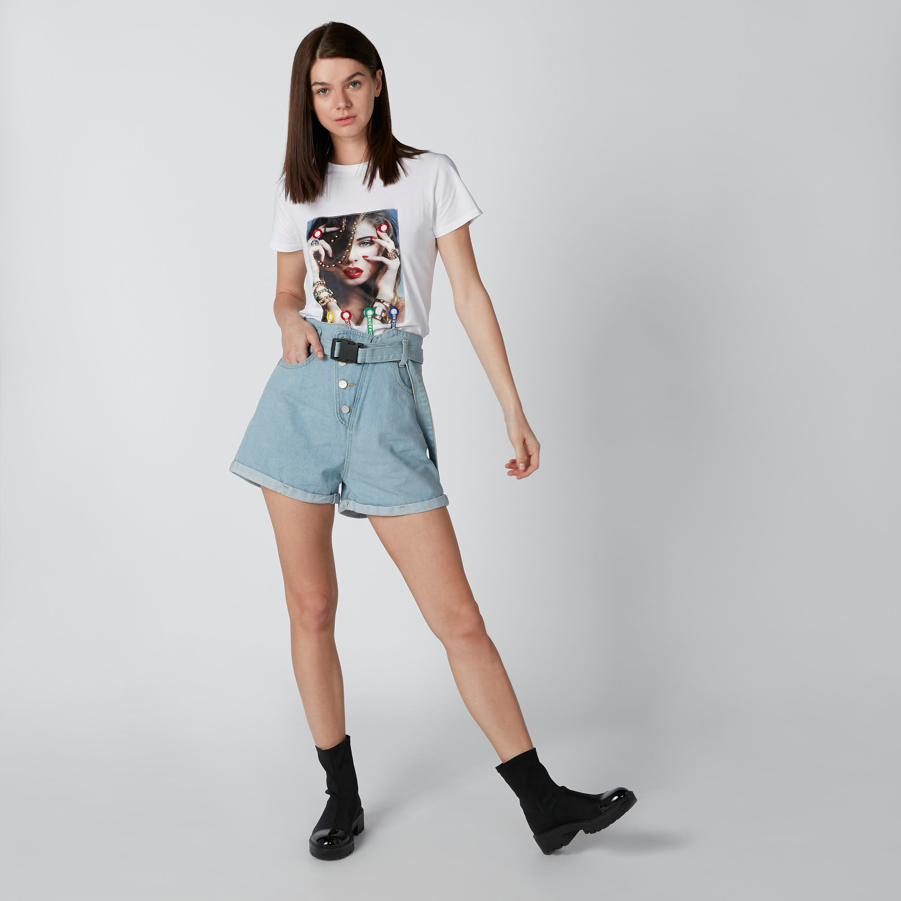 Applique Detailed Round Neck T-shirt with Short Sleeves-women-clothing-tshirts-image-1
