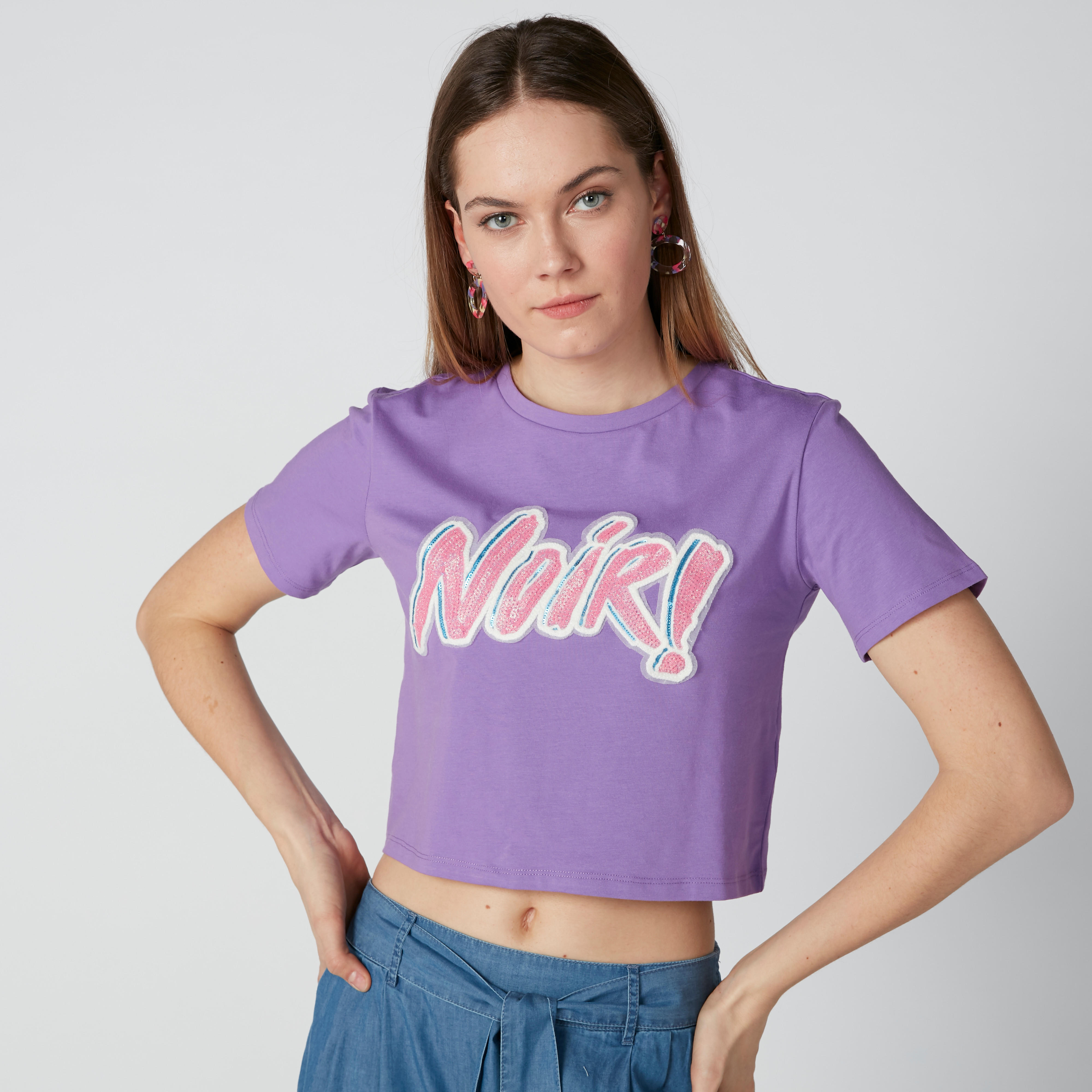 بلوزة قصيرة بأكمام قصيرة وتفاصيل رقعة-women-clothing-tshirts-image-3