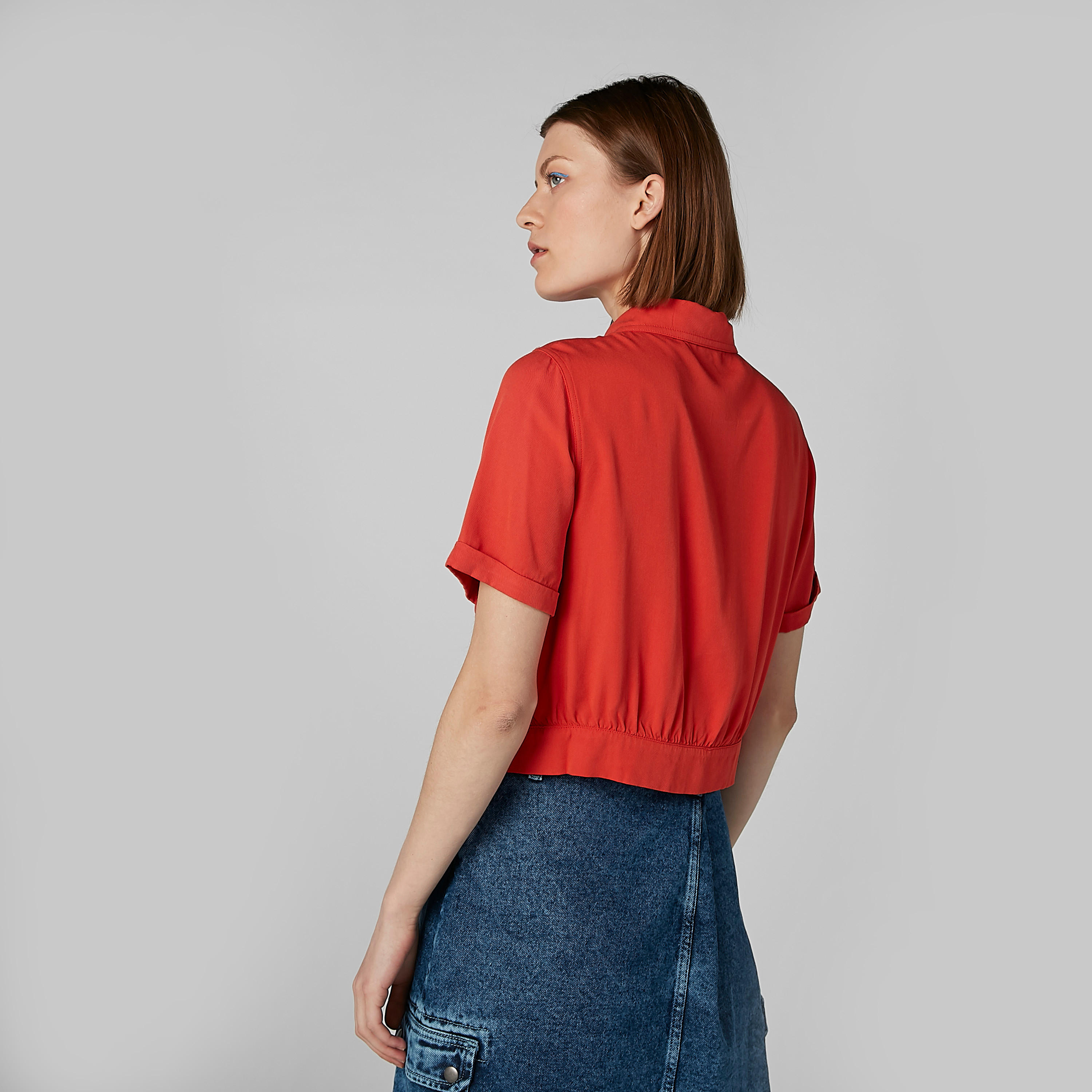قميص سادة قصير بأكمام قصيرة وجيب على الصدر-women-clothing-shirtsandblouses-shirts-image-4