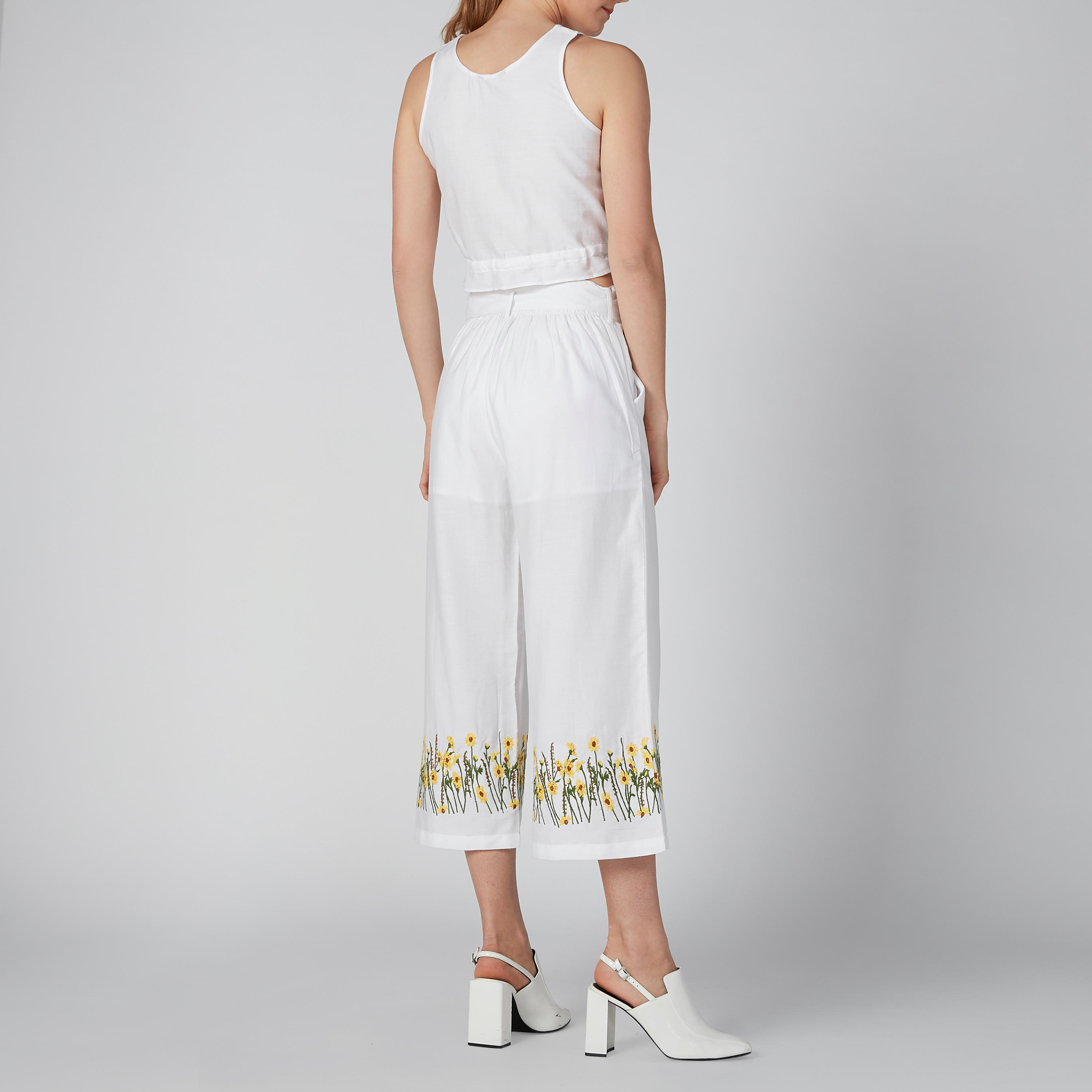 بنطال واسع الساقين بخصر مرتفع وجيوب وطبعات زهرية-women-clothing-bottoms-trousers-image-3