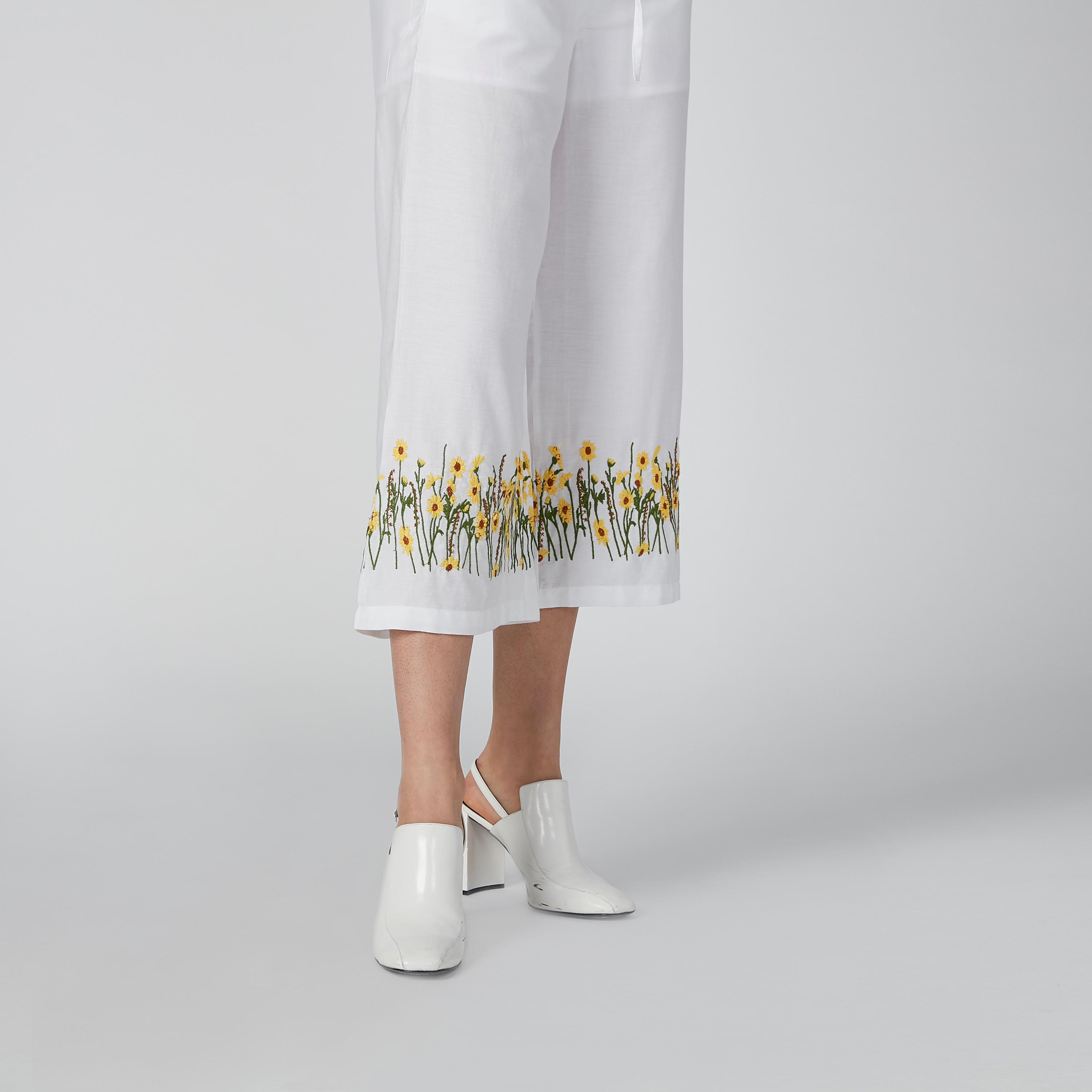 بنطال واسع الساقين بخصر مرتفع وجيوب وطبعات زهرية-women-clothing-bottoms-trousers-image-6
