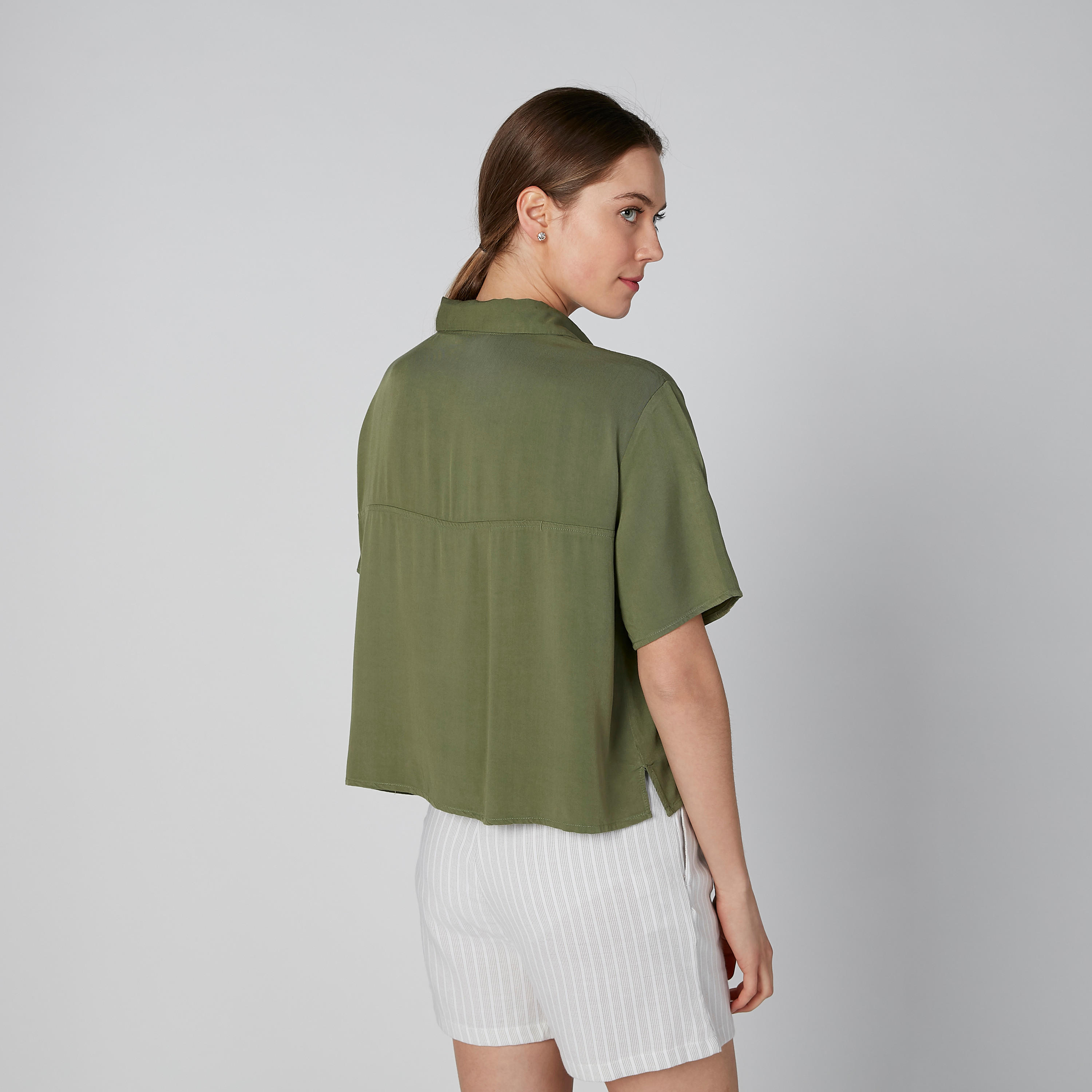 قميص مطرّز بأكمام قصيرة وجيب على الصدر-women-clothing-shirtsandblouses-shirts-image-3
