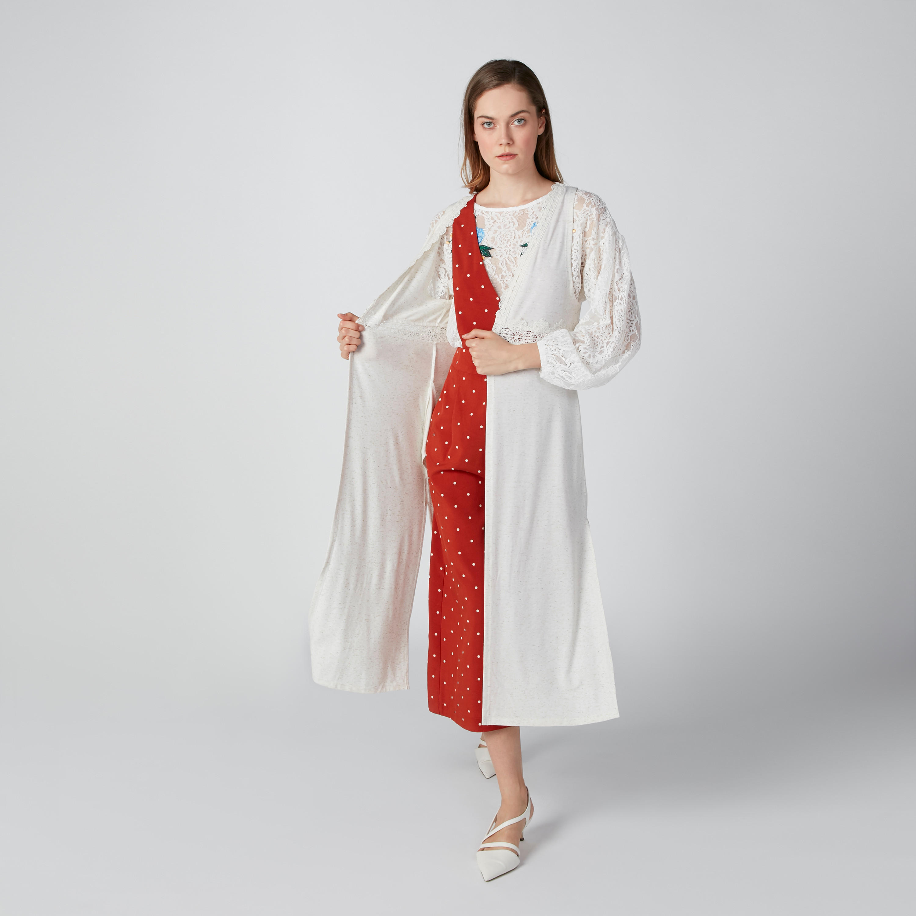 أفرول دون أكمام بياقة V وطبعات منقّطة-women-clothing-jumpsuits-image-3