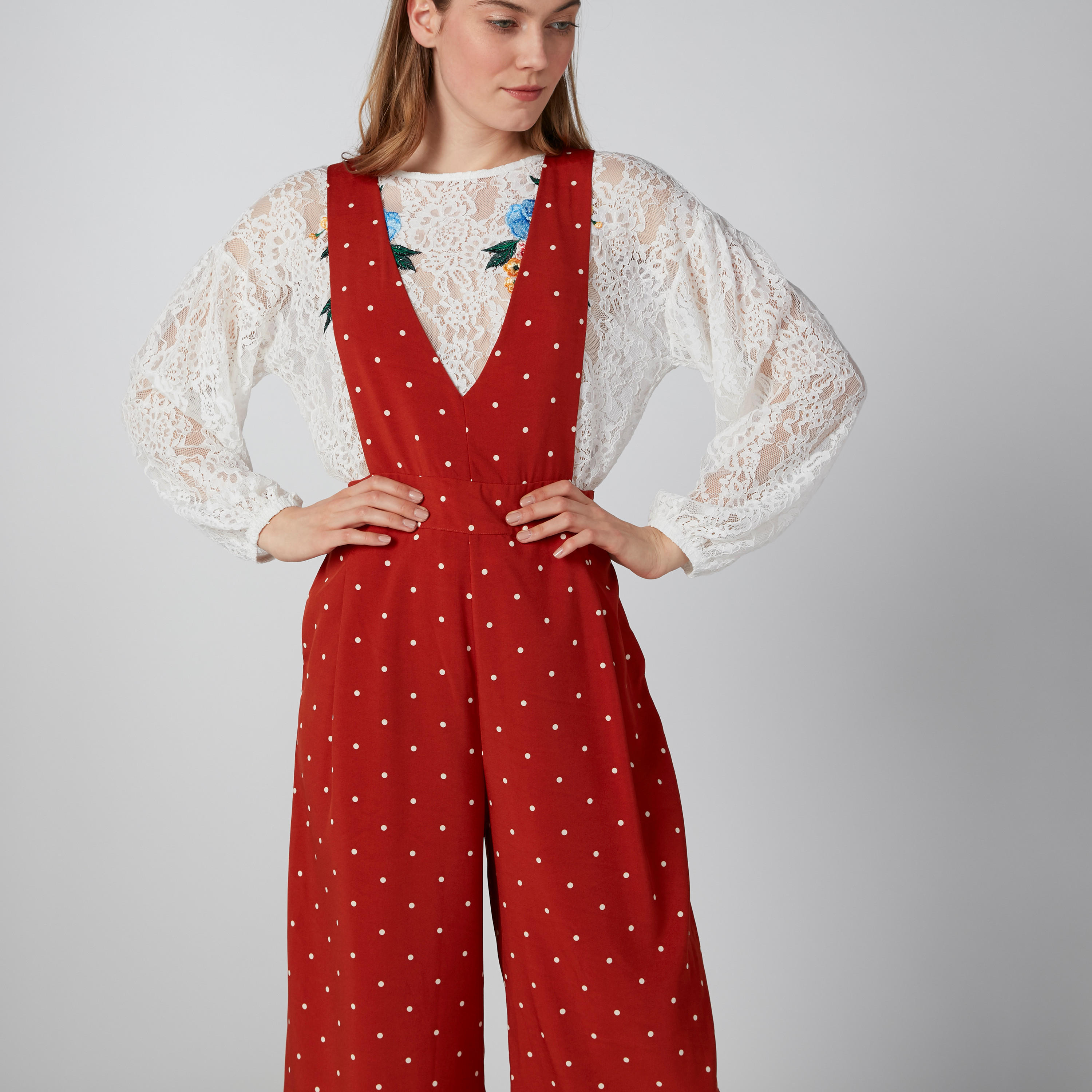 أفرول دون أكمام بياقة V وطبعات منقّطة-women-clothing-jumpsuits-image-5
