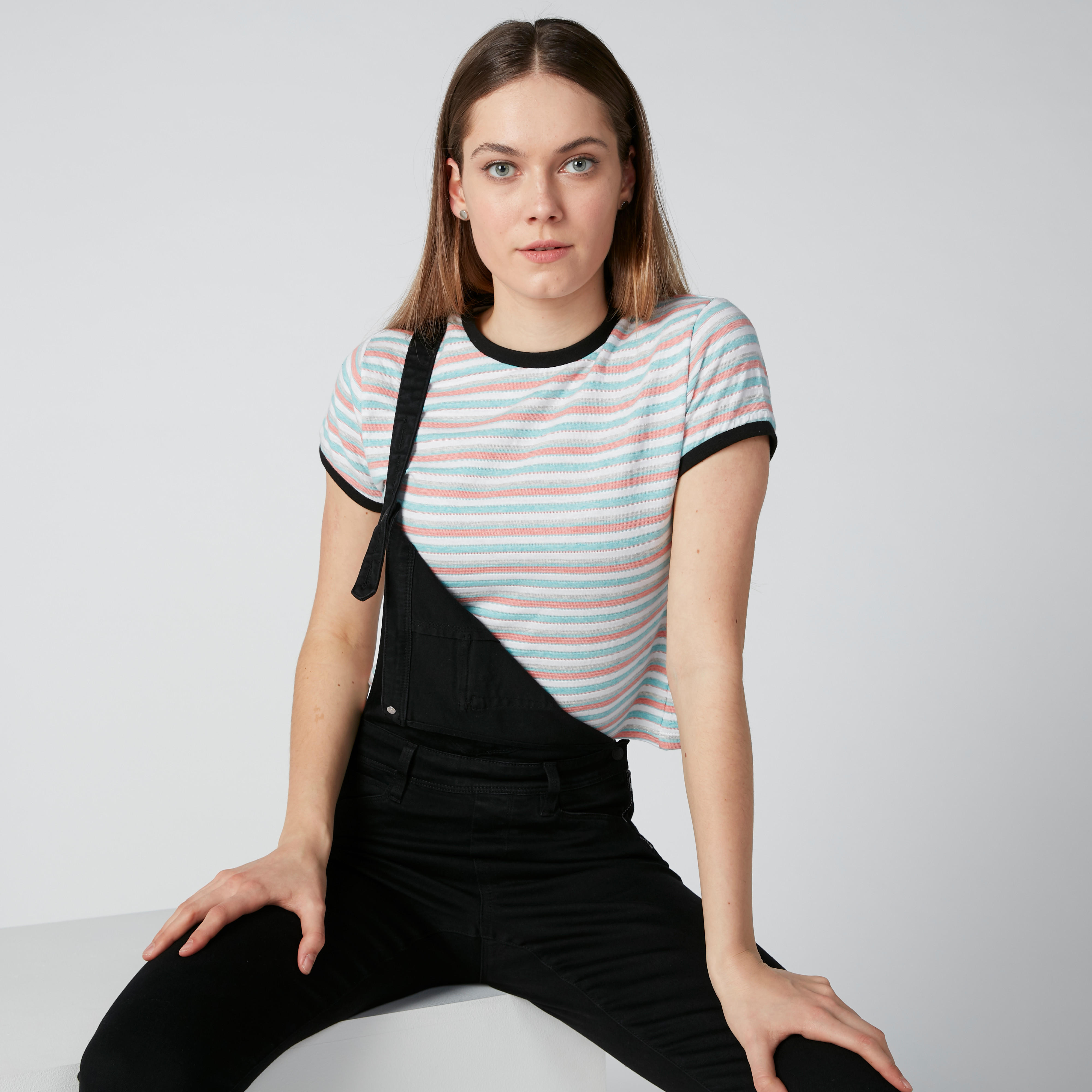 تيشيرت مقلّم بياقة ضيقة وأكمام قصيرة-women-clothing-tshirts-image-1