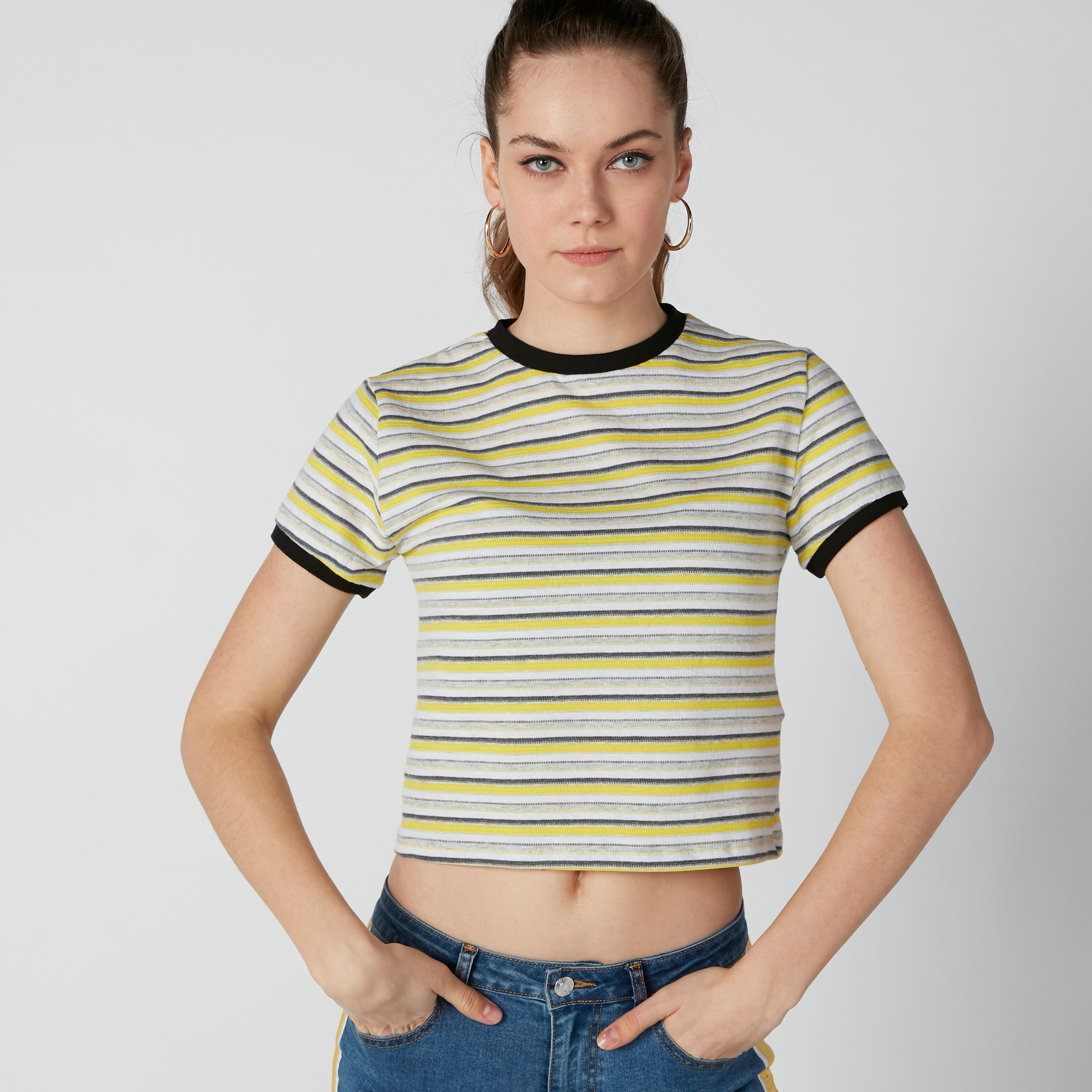 تيشيرت مقلّم بياقة ضيقة وأكمام قصيرة-women-clothing-tshirts-image-5
