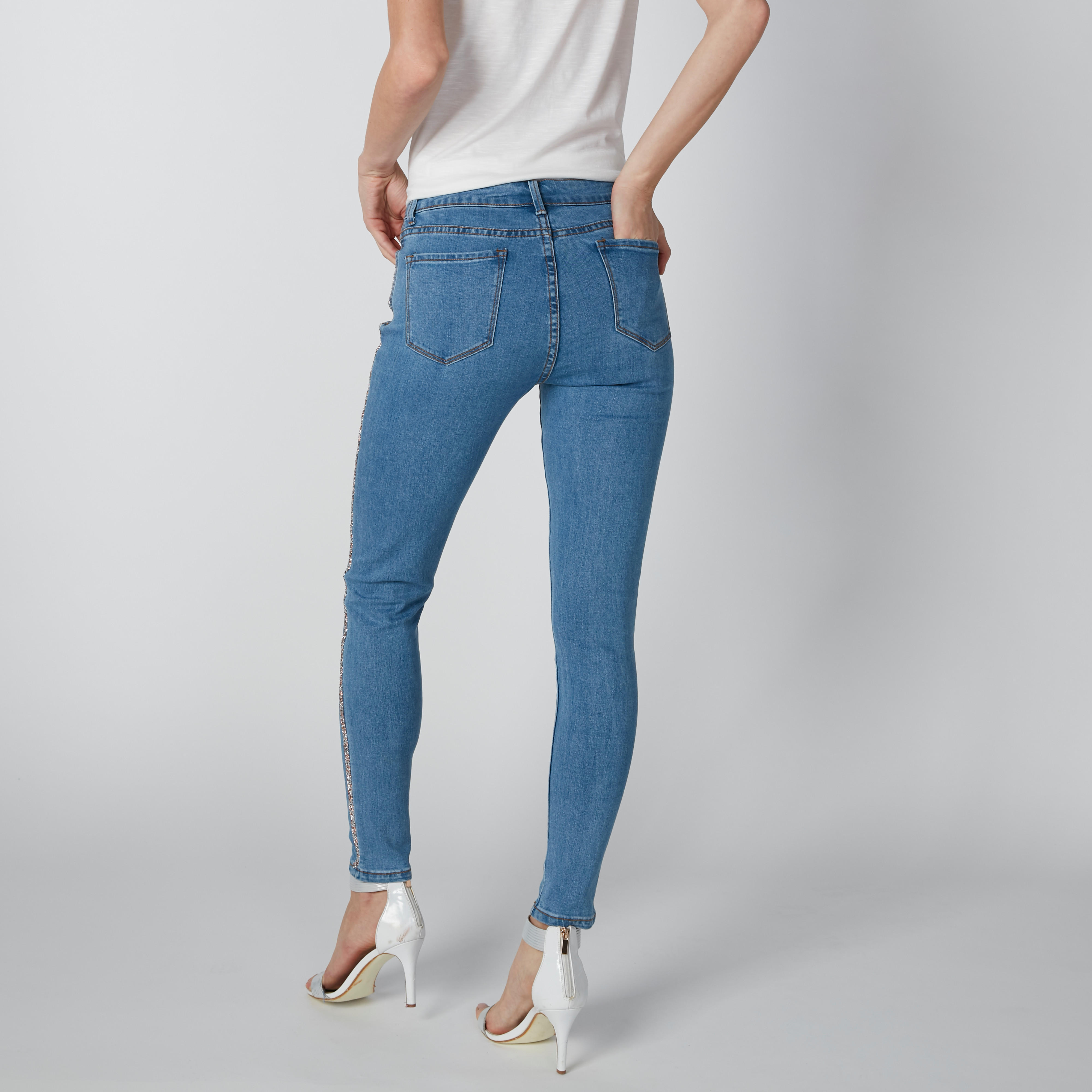 بنطال جينز طويل بقصّة عاديّة وخصر متوسط الارتفاع وتفاصيل جليتر-women-clothing-bottoms-jeans-image-3