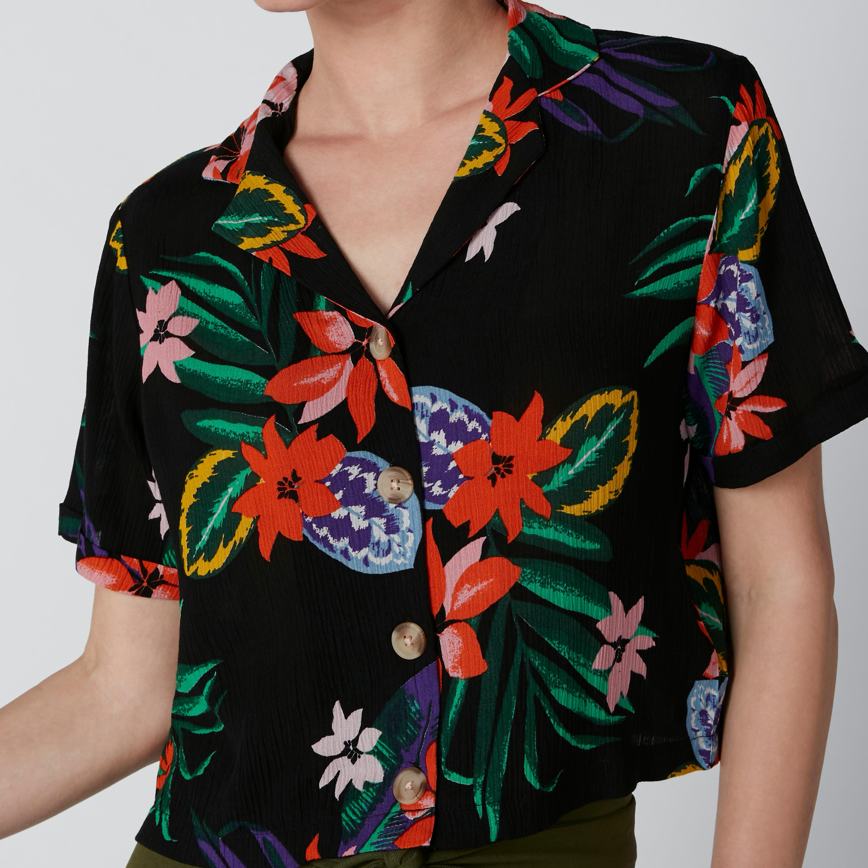 Floral Printed Cropped Shirt with Short Sleeves and Complete Placket-women-clothing-shirtsandblouses-blouses-image-4