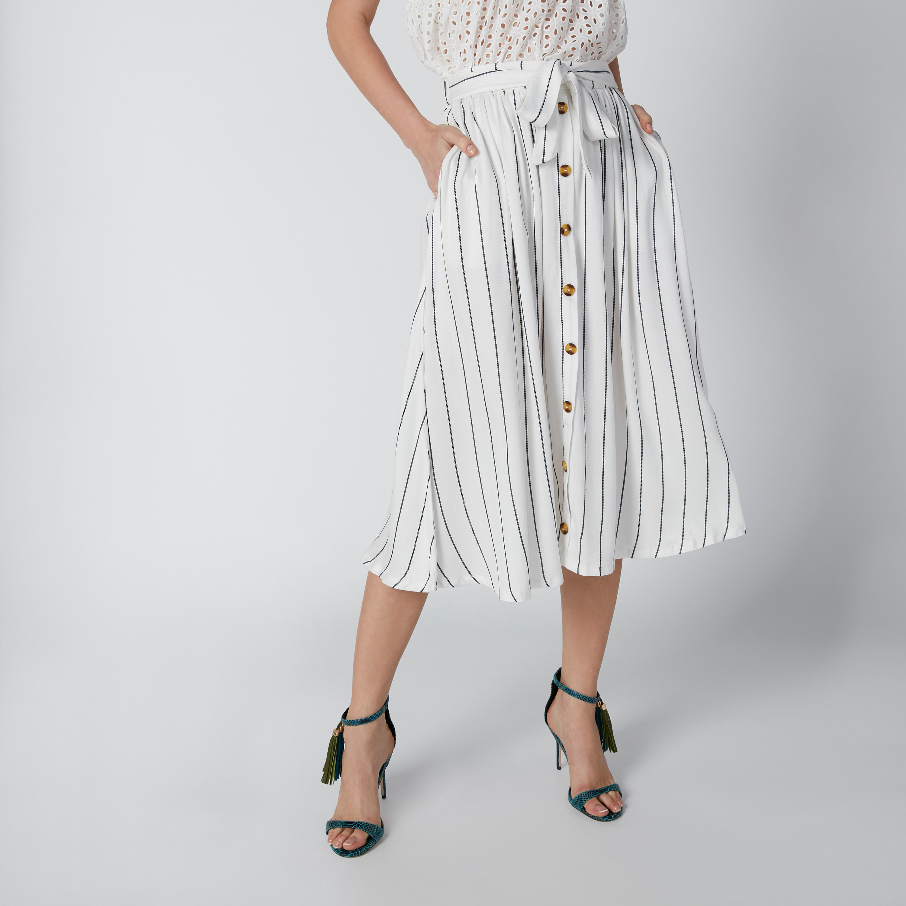 تنورة مقلّمة إيه لاين طويلة بأربطة وأزرار-women-clothing-bottoms-skirts-image-3